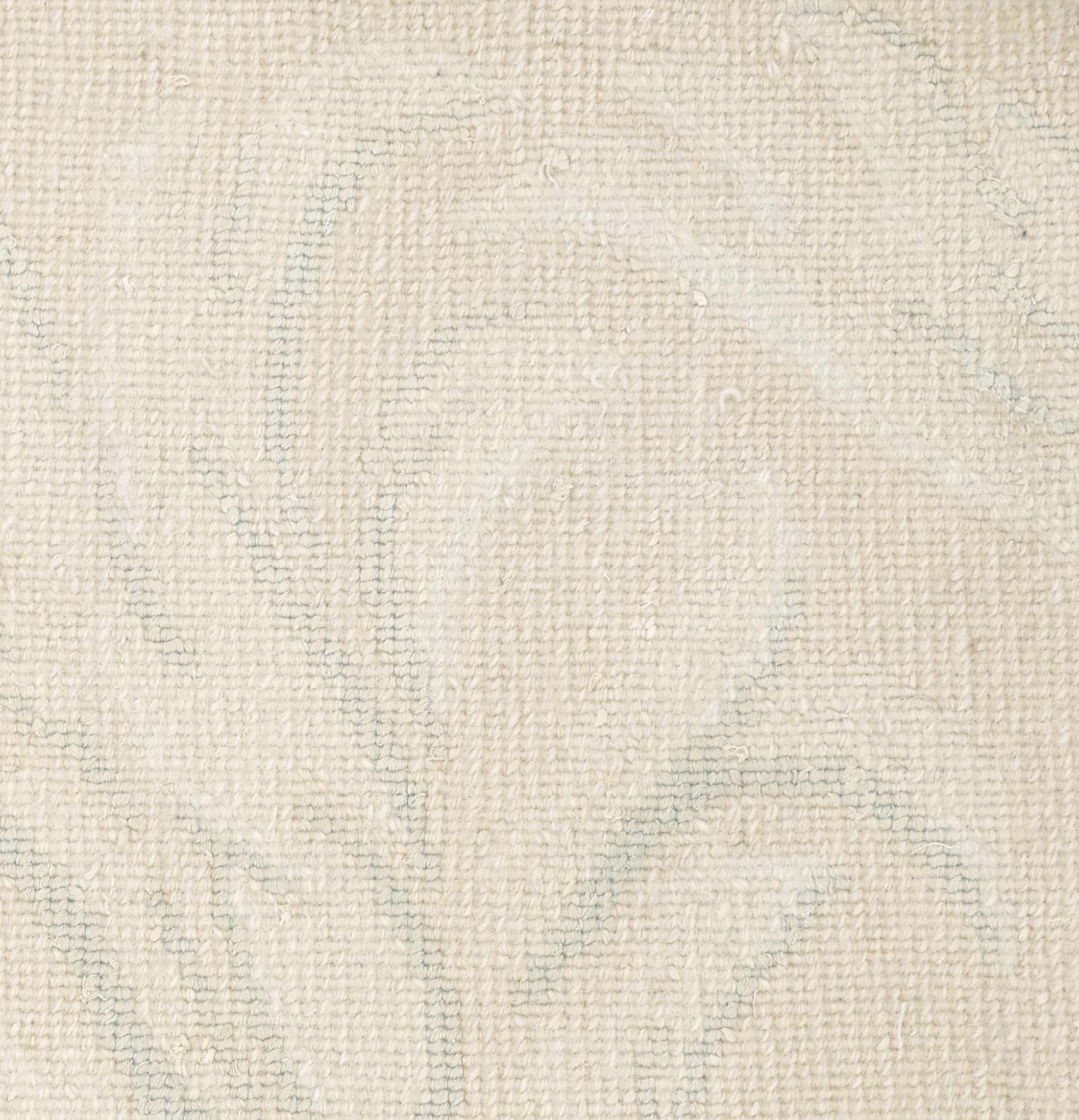 Nepalese Tappeto classico con motivo floreale beige grigio misto lana e seta - Belle Vue Pearl in vendita