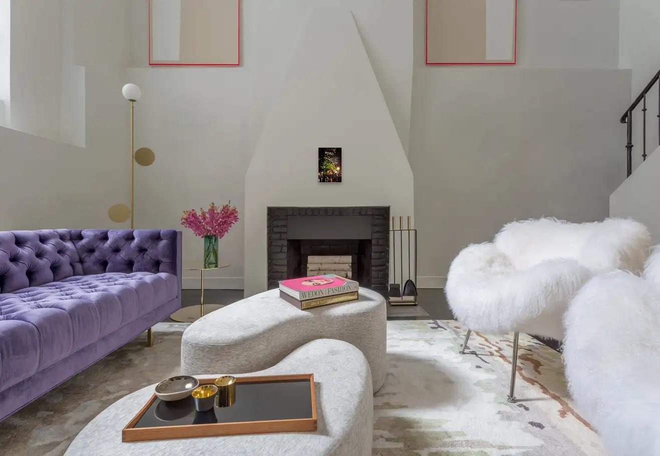 chaise longue - Color Photograph Nero di Bellec