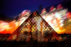 Nachts pyramide des Louvre 's von Nacht