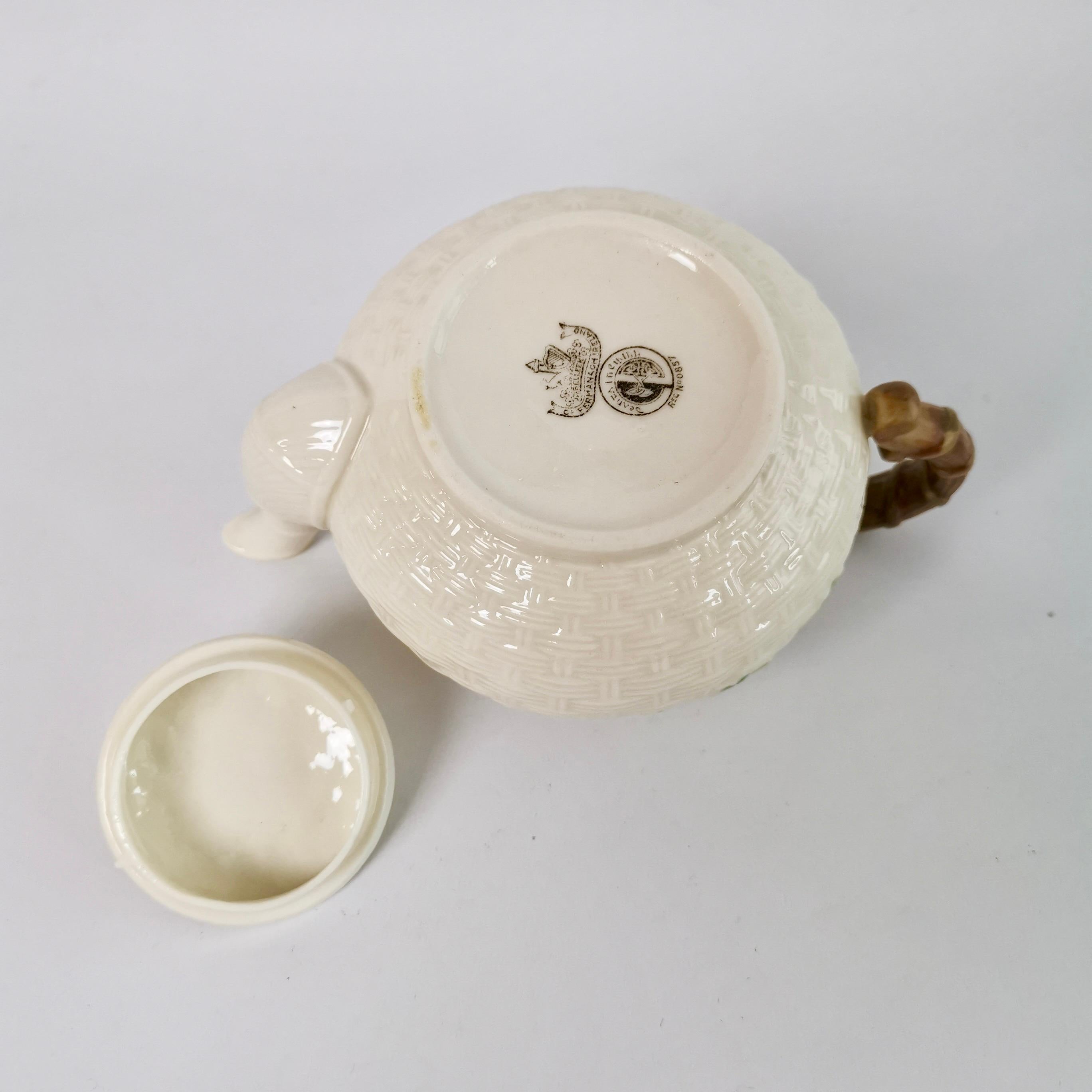 Service à thé de cabaret Belleek pour deux personnes, motif Shamrock, 1891-1946 en vente 8