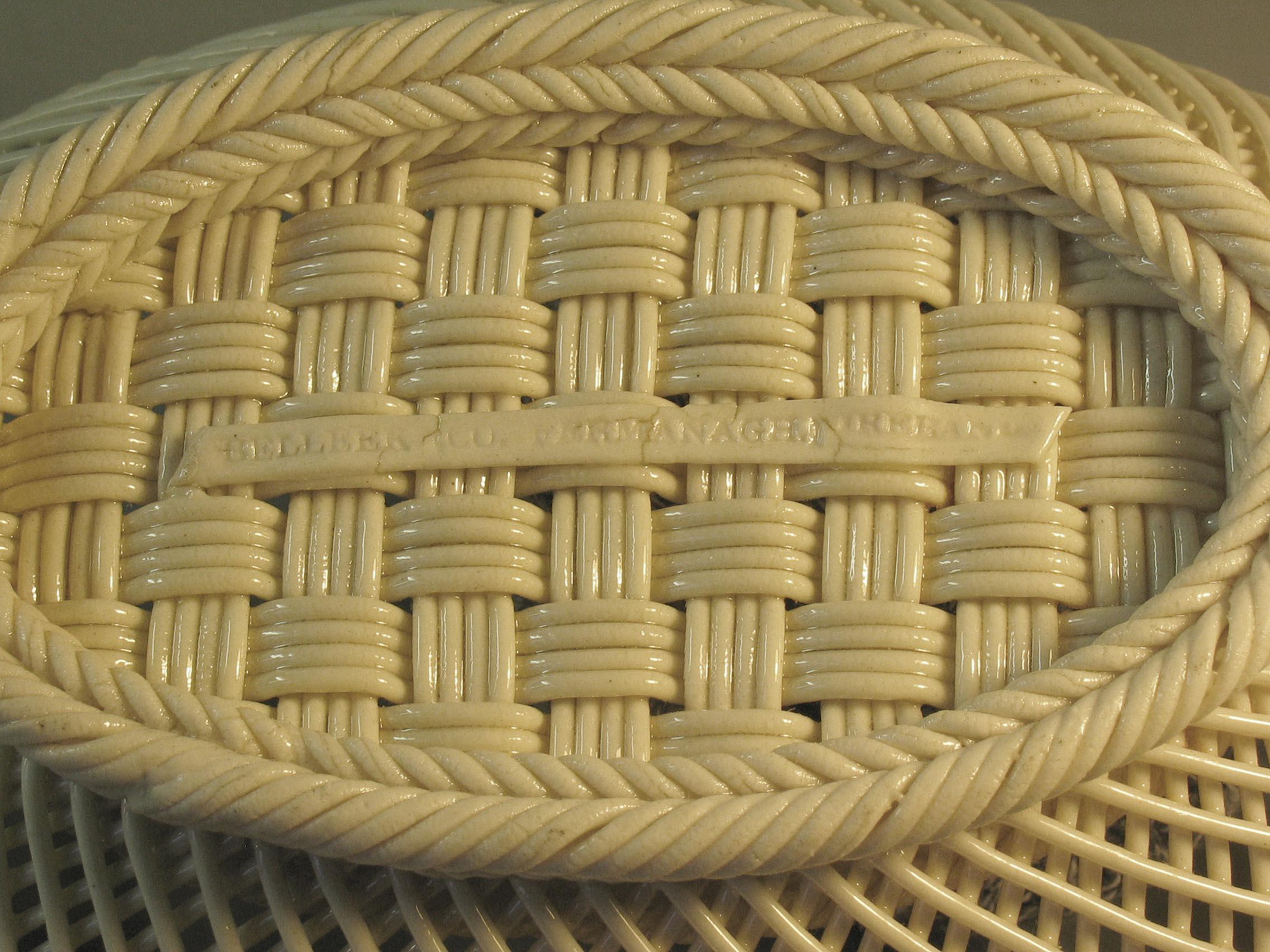 Vierreihiger ovaler Korb im Belleek-Stil, 20. Jahrhundert im Zustand „Gut“ im Angebot in Ottawa, Ontario
