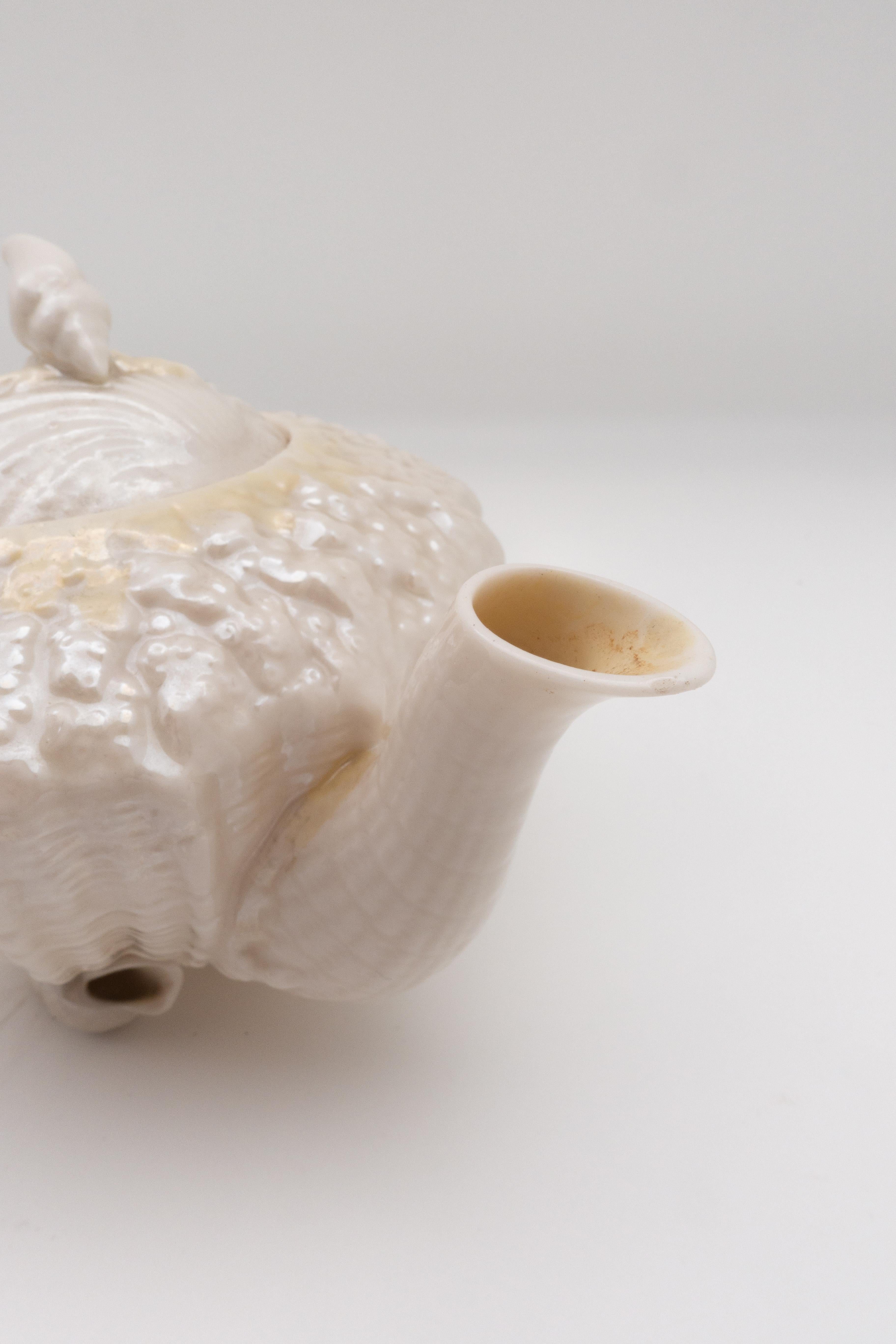 Belleek Kettle or Teapot 2nd Mark In Good Condition In New York, NY