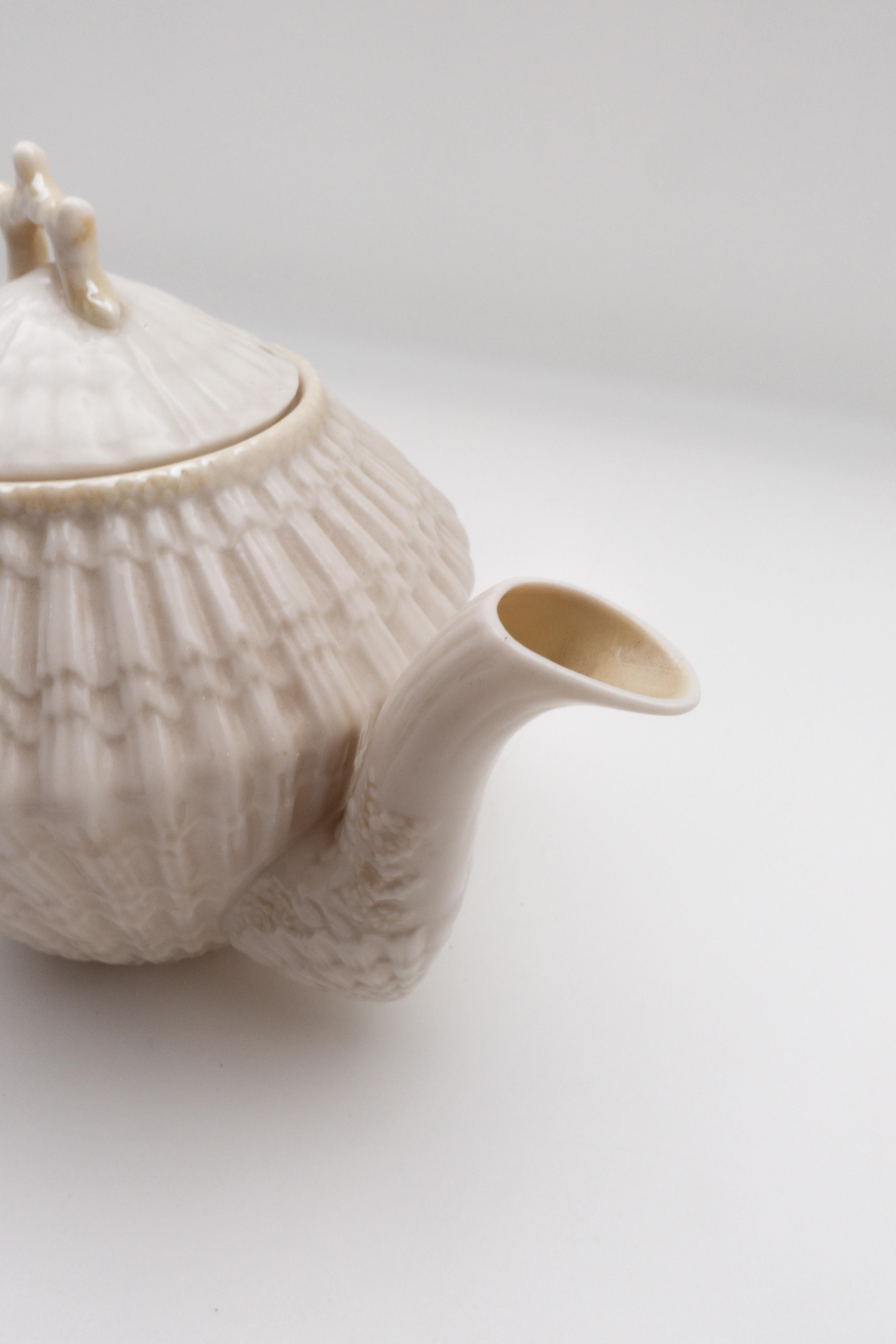 Ceramic Belleek Kettle/Teapot 4th Mark '1946-1955'
