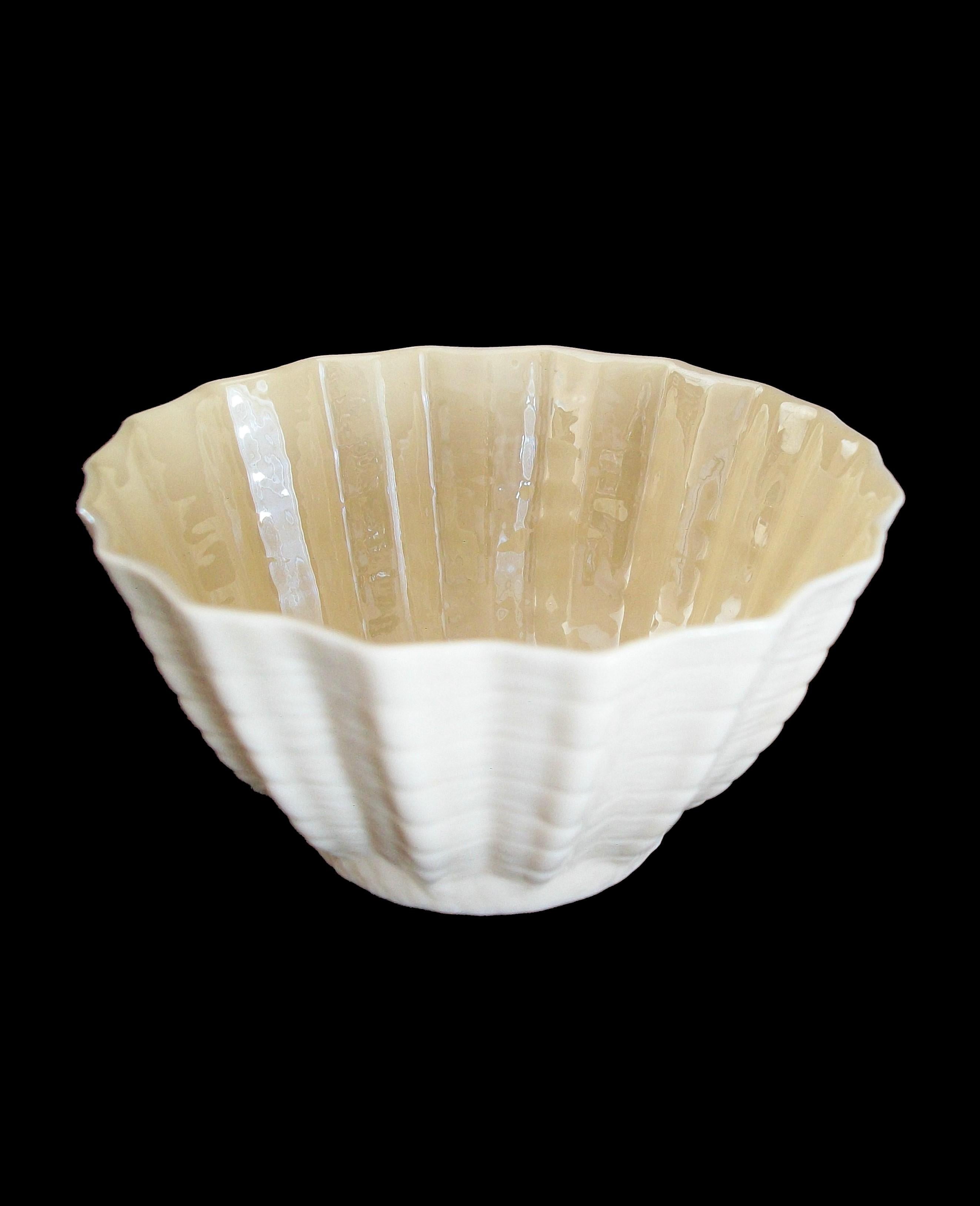 BELLEEK - 'Neptune' - Ceramic Cream Jug & Sugar Bowl - Ireland - Circa 1955-1980 1