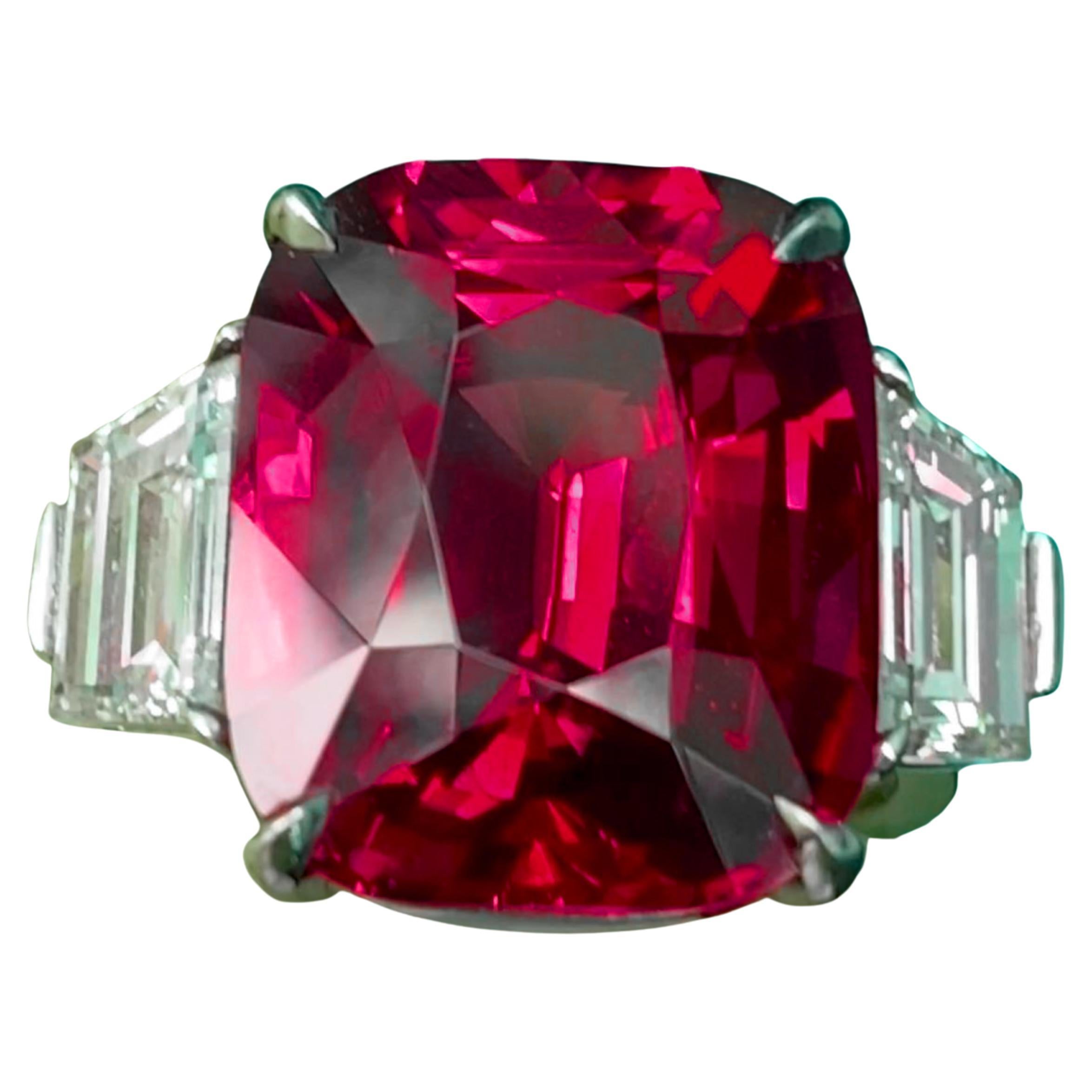 Bellerophon No-Heat Vivid Red Mozambique Ruby Ring aus Platin mit trapezförmigen Diamanten

Ein Juwel von außergewöhnlicher Seltenheit und Intensität. Dieser absolut unglaubliche Rubin aus Mosambik weist eine lebhafte, satte rote Farbe auf - er ist