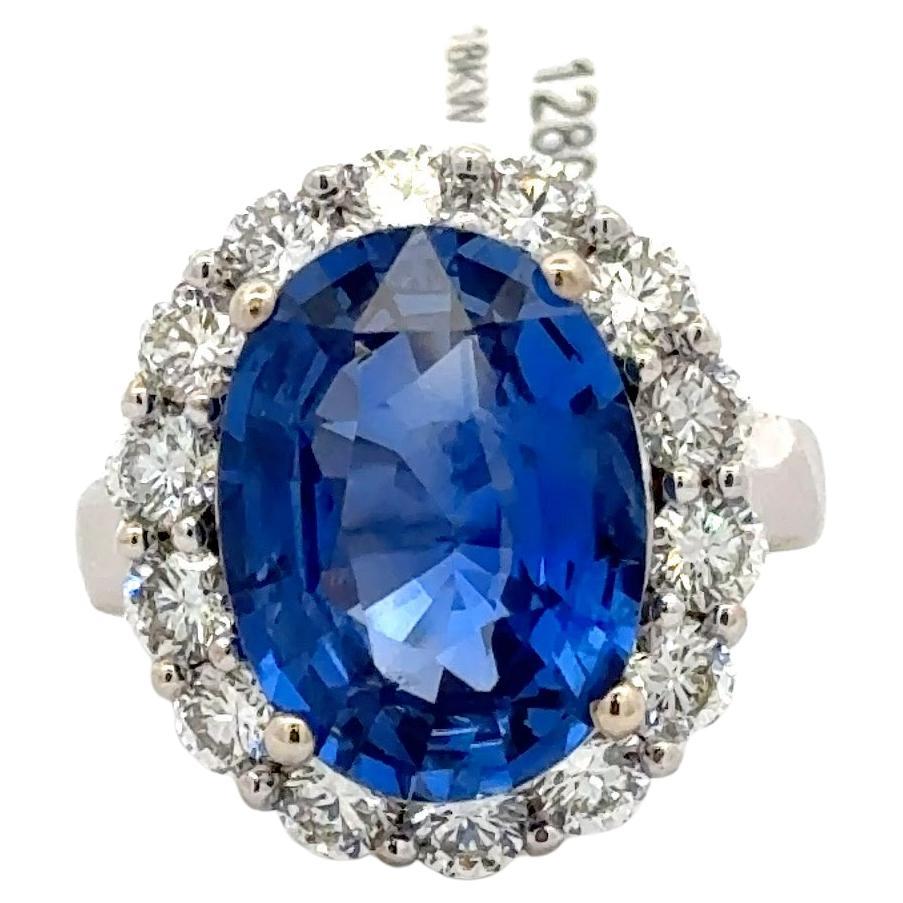 Contemporaneo Bellerophon Anello ovale con zaffiro blu di Ceylon Vivid Diamonds 10,94 carati 18KT in vendita