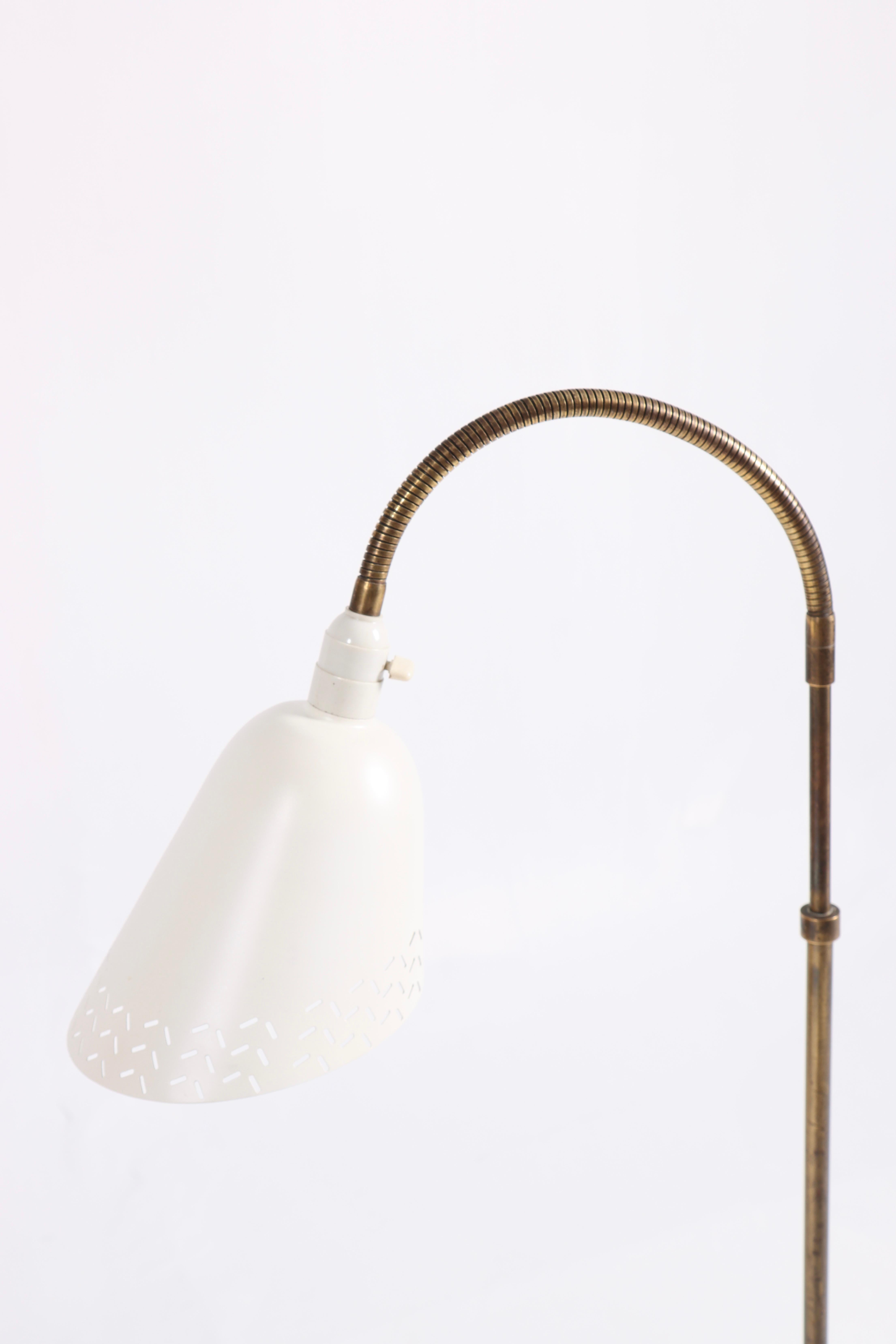 Bellevue Floor Lamp by Arne Jacobsen, Scandinavian Modern, 1960s In Good Condition For Sale In Lejre, DK