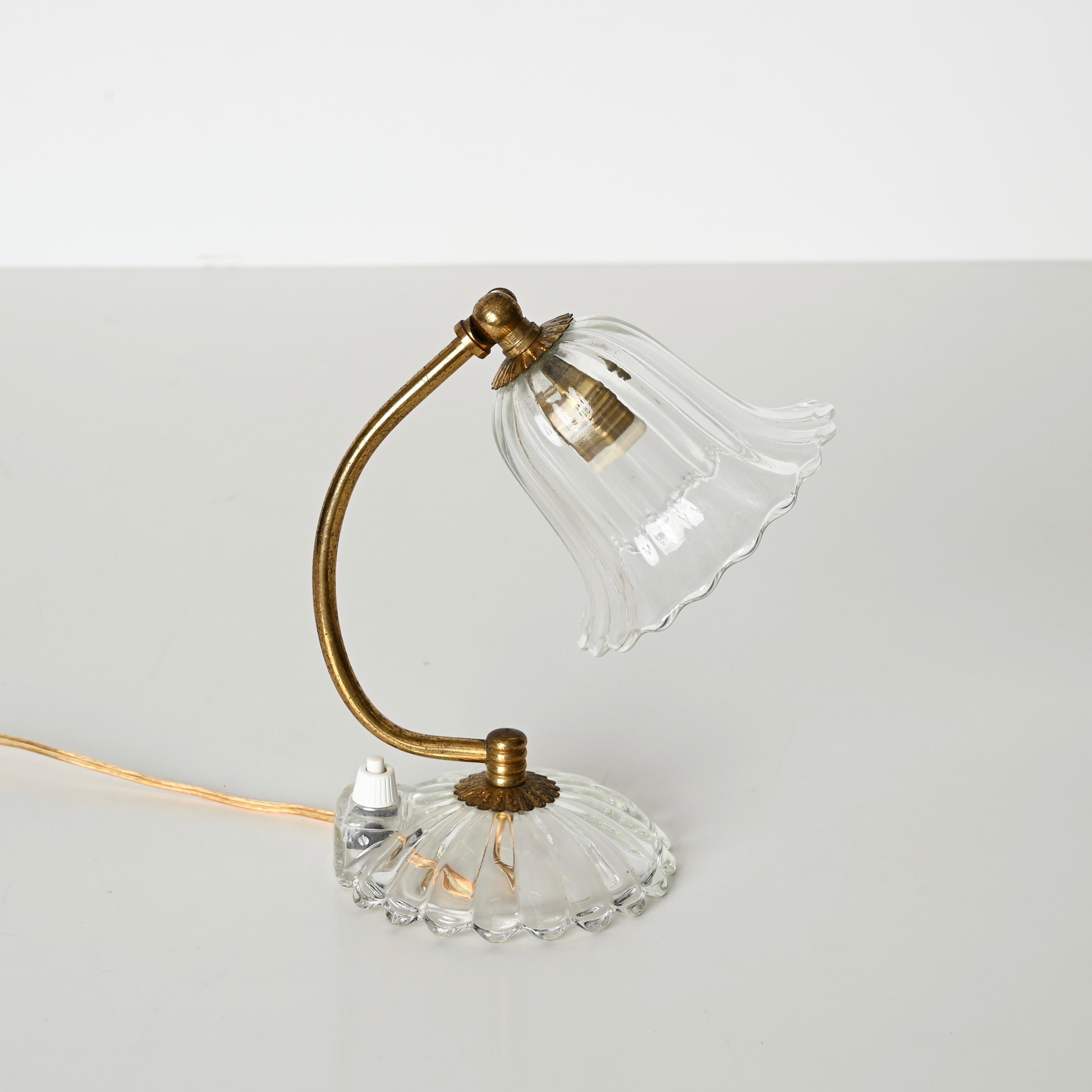 Bellflower Tischleuchte aus Murano-Glas und Messing von Ercole Barovier, Italien 1940er Jahre im Angebot 4