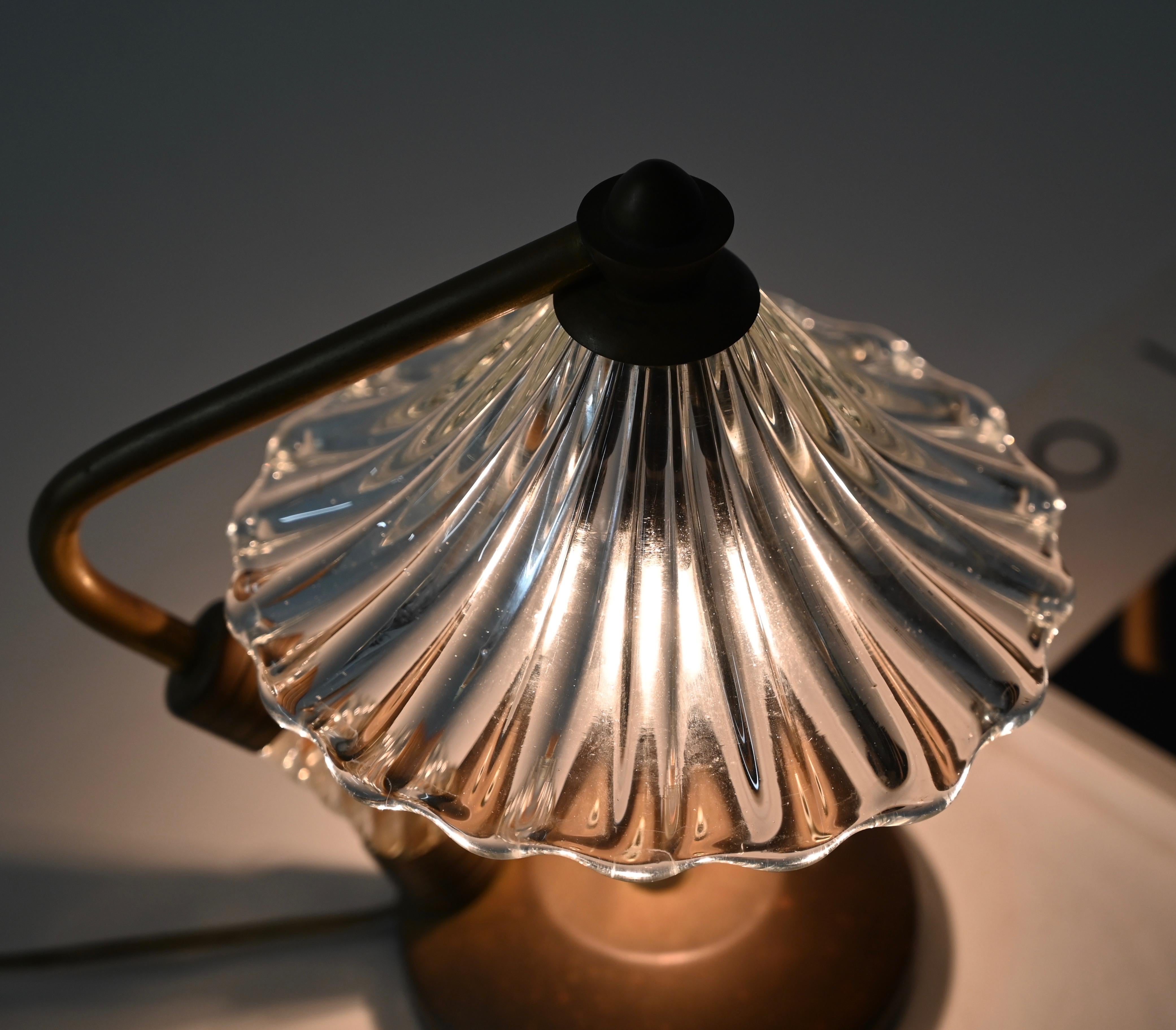 20ième siècle Lampe de table Bellflower en verre de Murano et laiton par Ercole Barovier, Italie, années 1940 en vente
