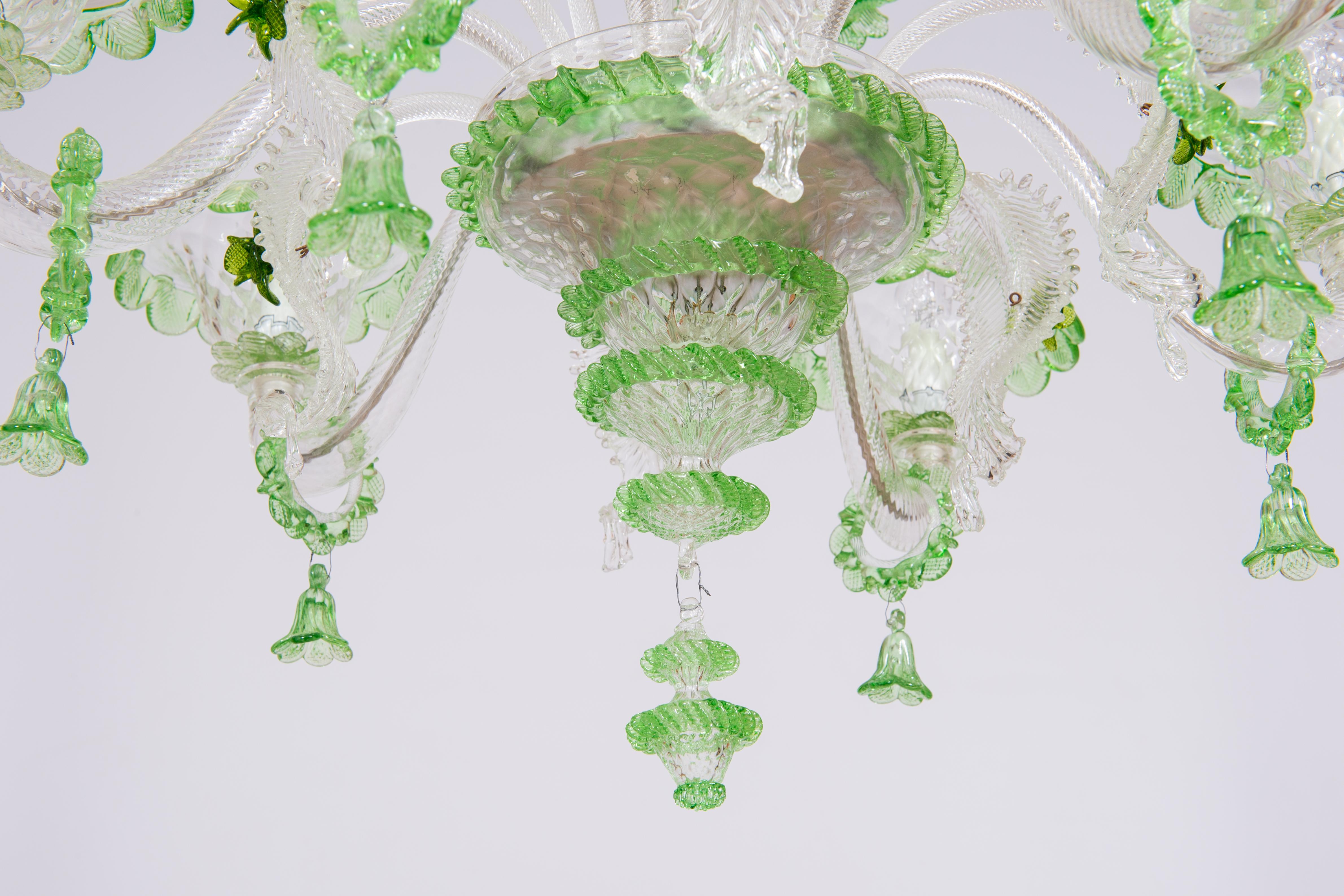 Bellflowers Rezzonico Chandelier in Green Murano Glass Venice Italy 21st century For Sale 4