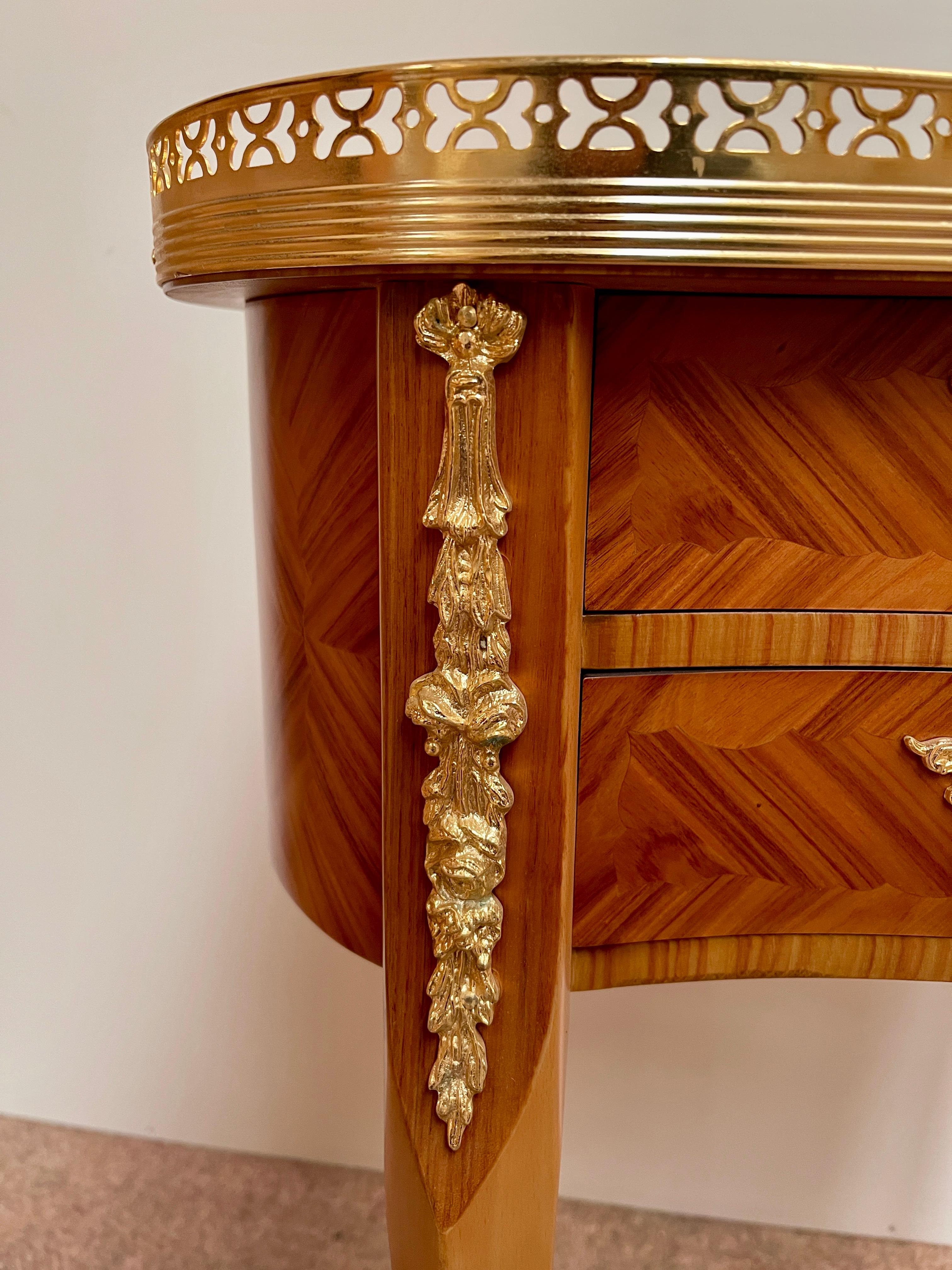Beautiful pair of French Louis XVI style nightstands in wood and bronze 1970s For Sale 4
