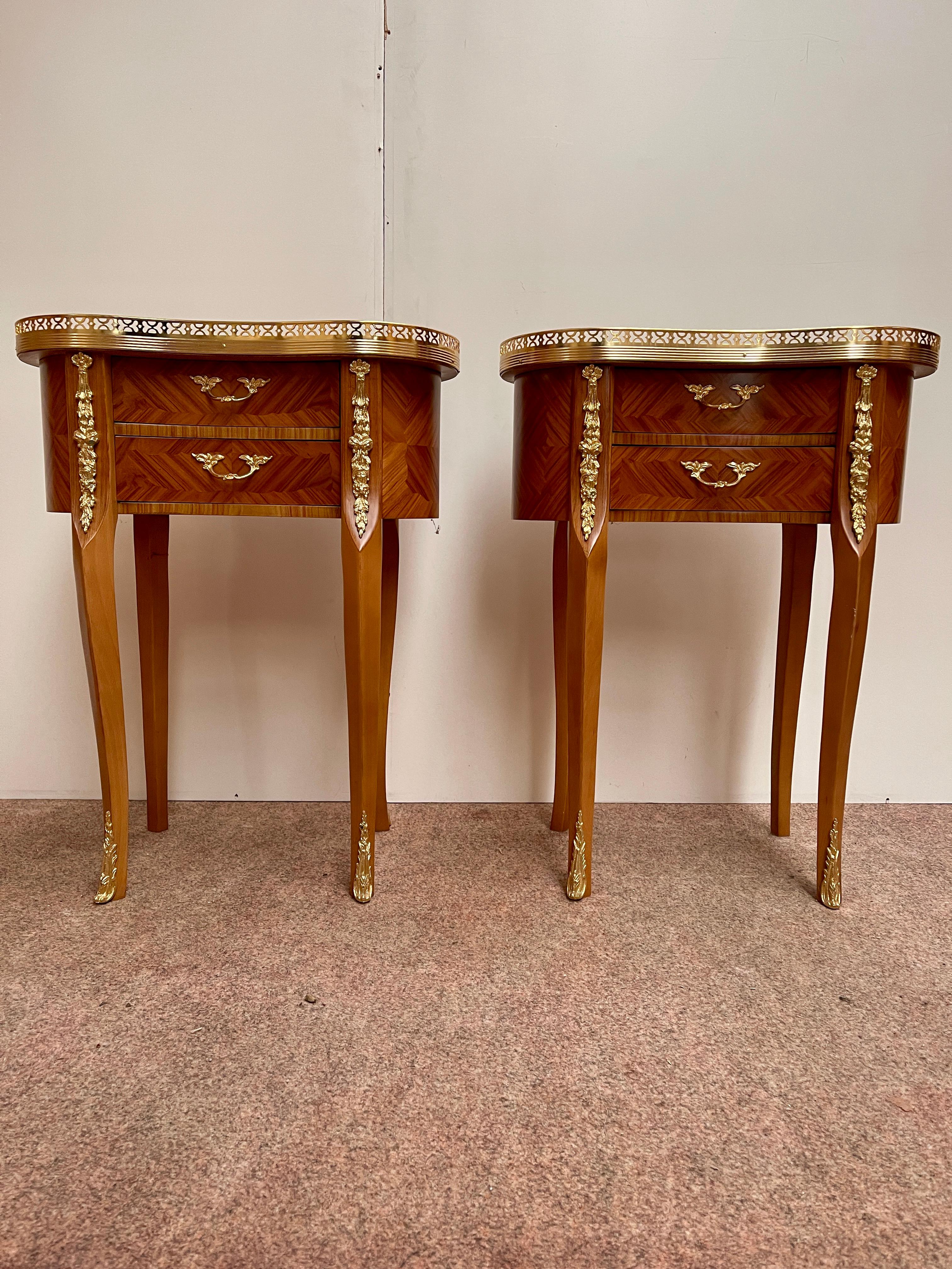 20th Century Beautiful pair of French Louis XVI style nightstands in wood and bronze 1970s For Sale