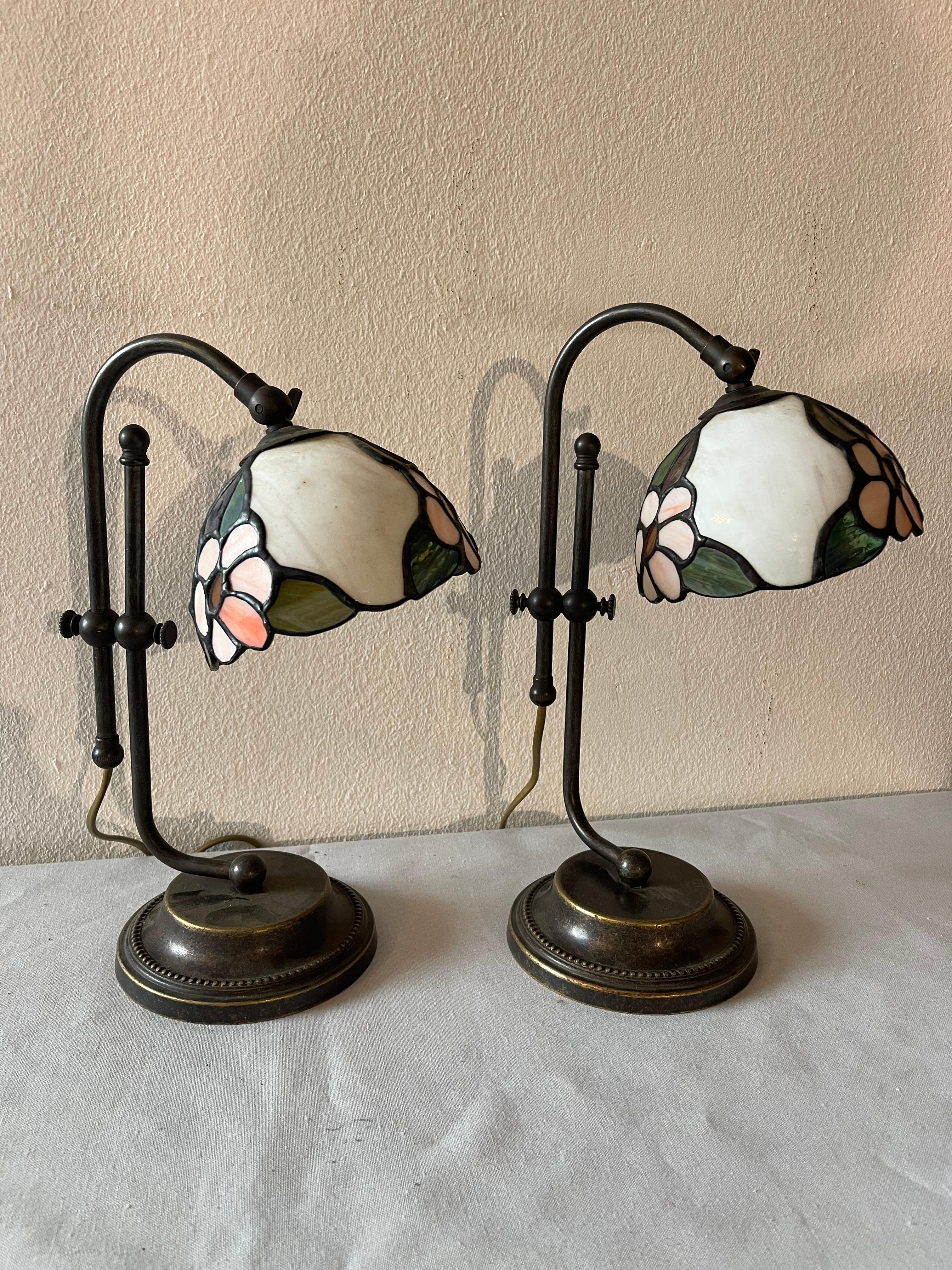 Other Beautiful Pair of tiffany style table lamp with glass floreal mosaic For Sale