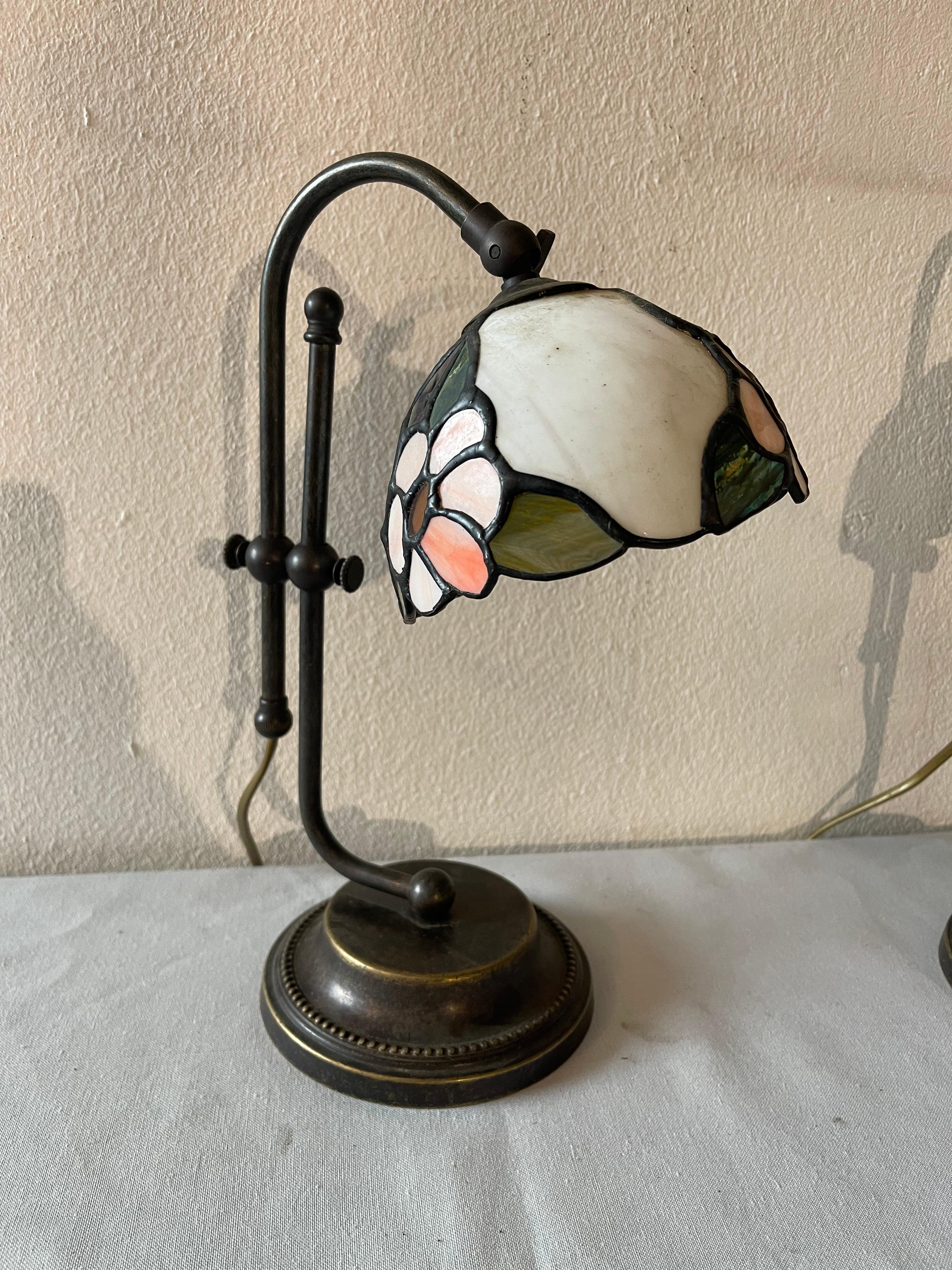 Italian Beautiful Pair of tiffany style table lamp with glass floreal mosaic For Sale