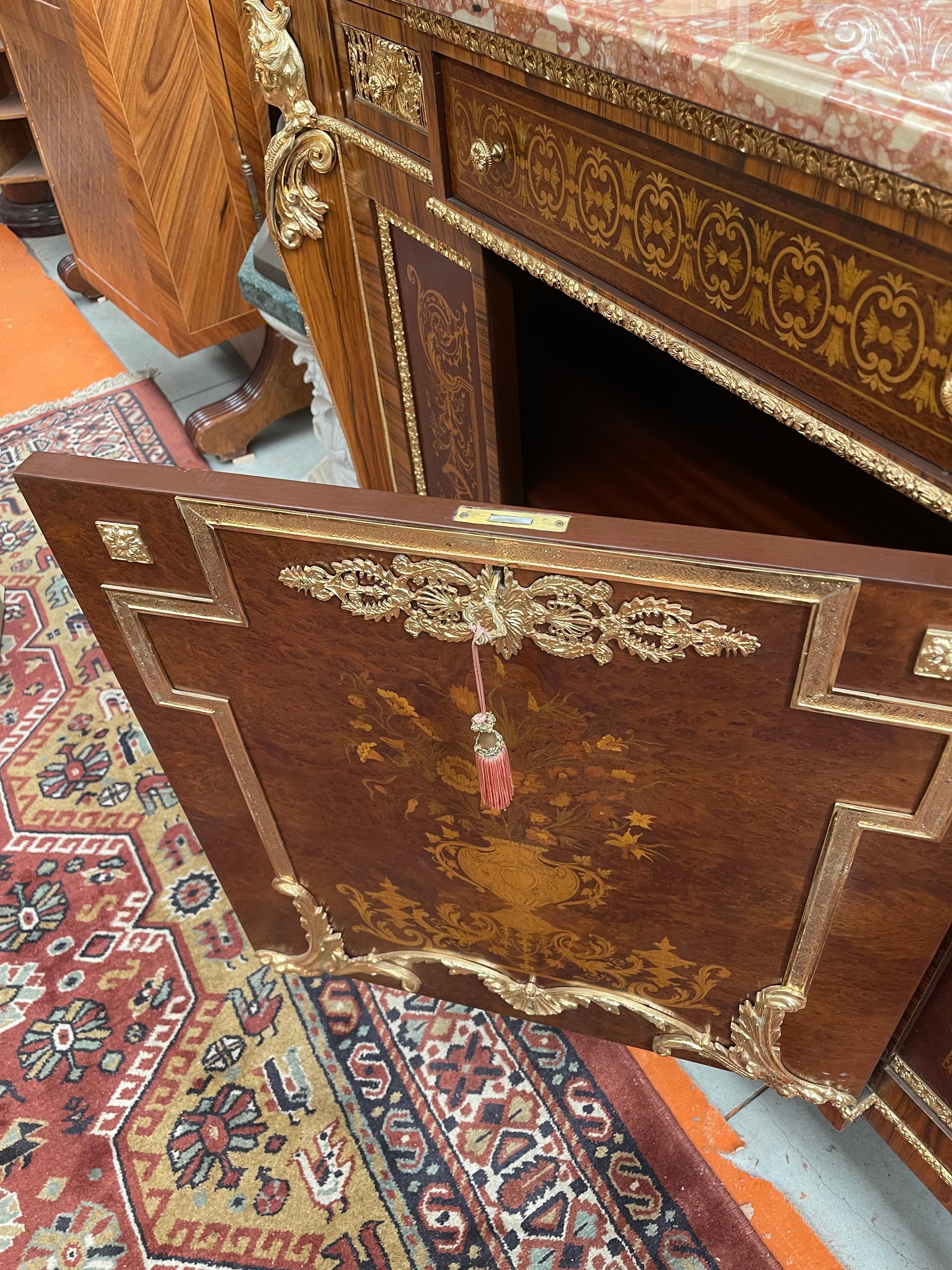 Beautiful French sideboard 1970 For Sale 3