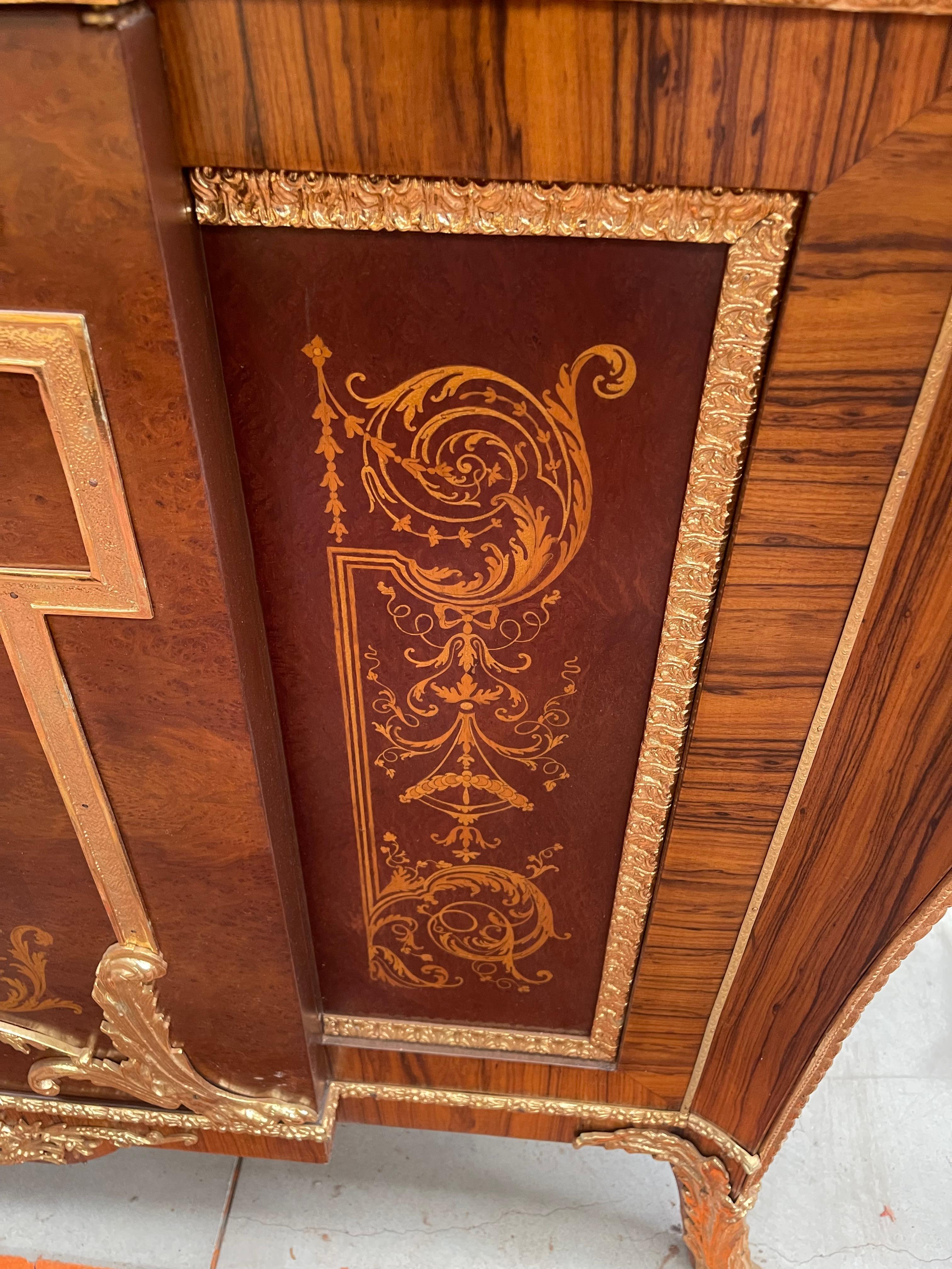 Italian Beautiful French sideboard 1970 For Sale
