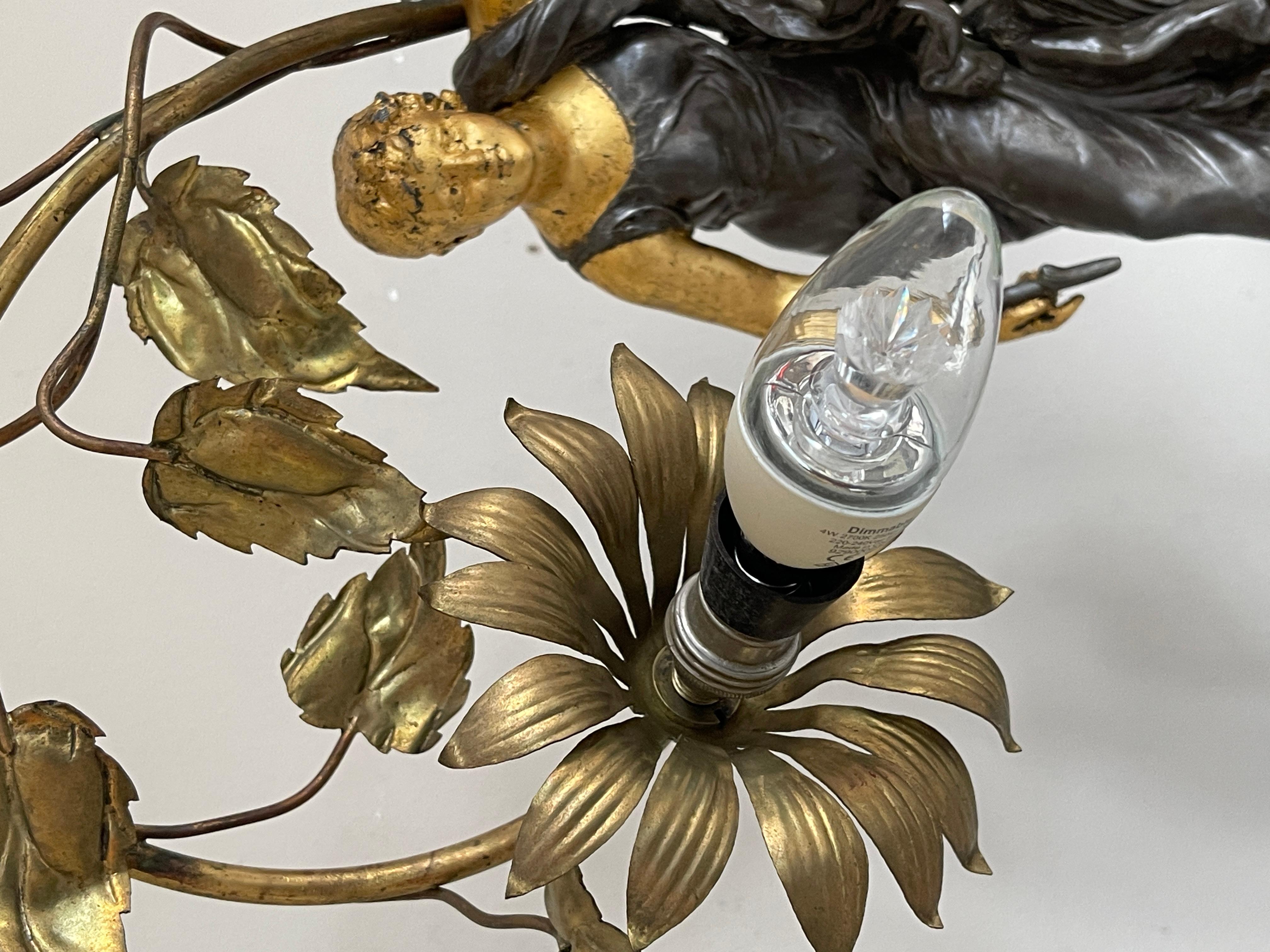 Fait main Bellisima lampada da tavolo raffigurante una donna con fiori anni '40 italian en vente