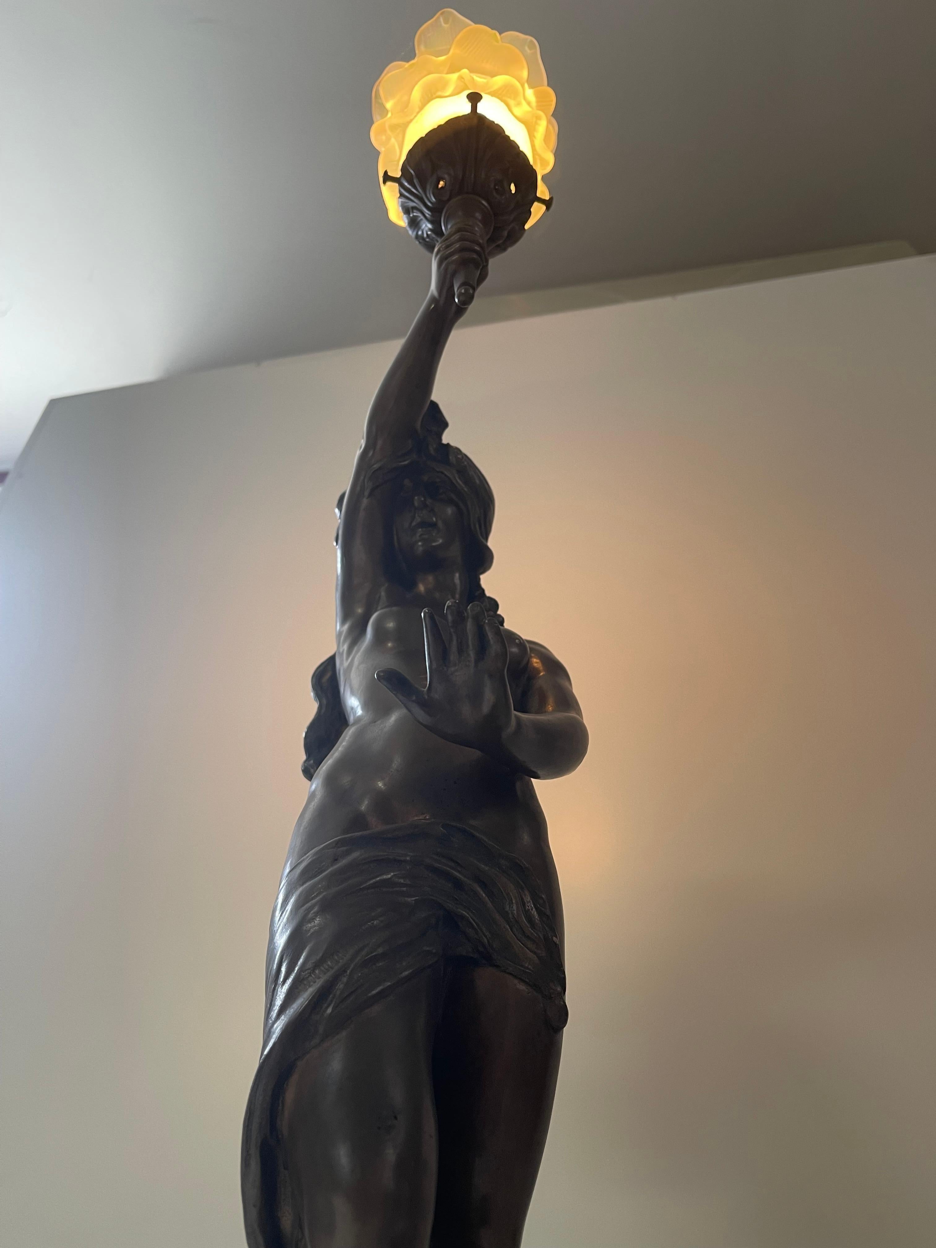 Bellisima Lamps statues woman bronze 70s For Sale 2