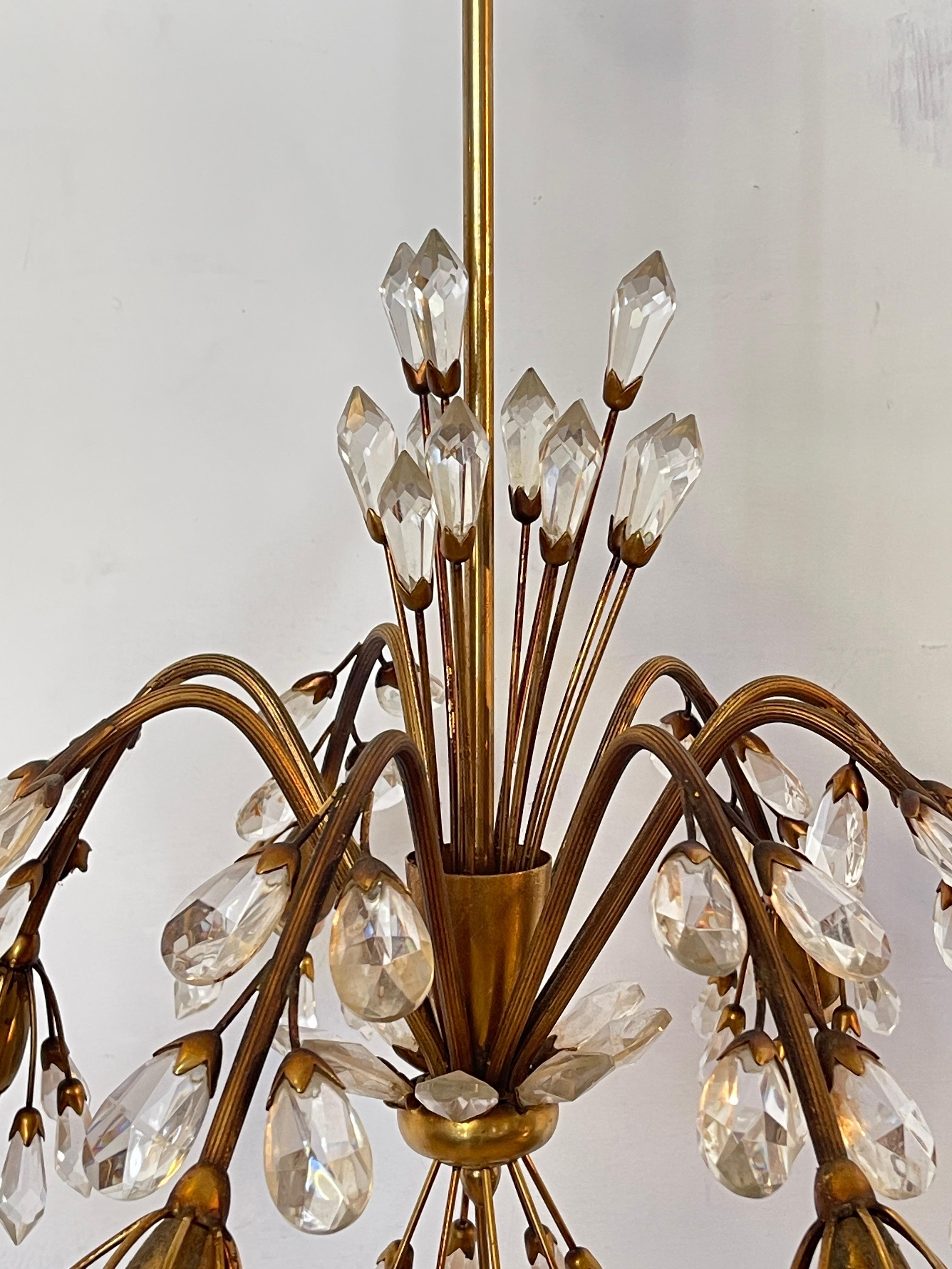 Bellisimo lampadario vintage in ottone e gocce di vetro anni '50 italian Italian en venta