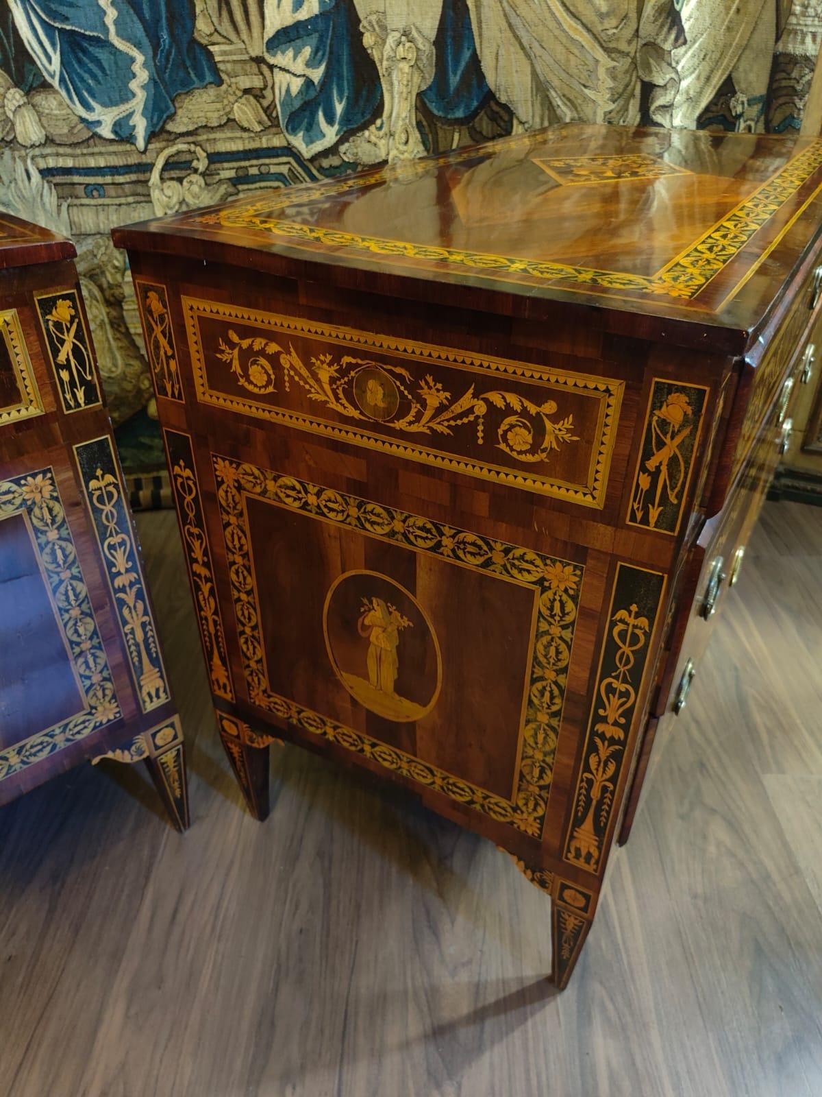Beautiful pair of Louis XVI chests of drawers For Sale 3