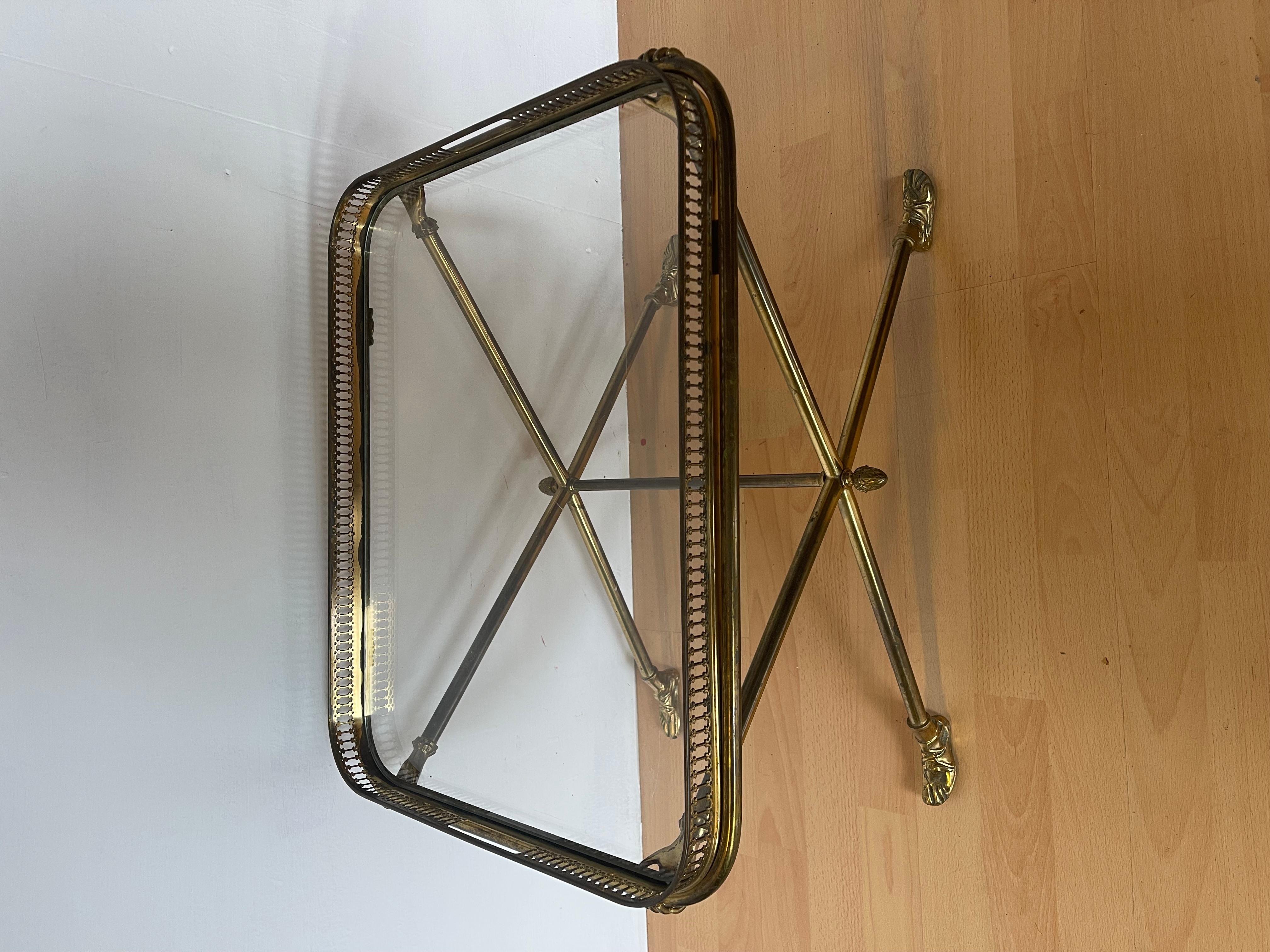 Magnifique table basse vintage en laiton, design des années 1970 en vente 7