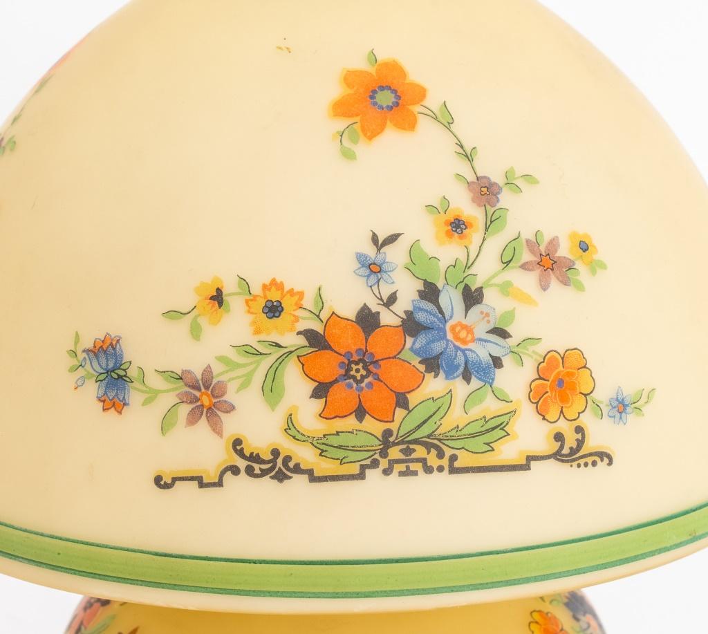 Bellova Czechoslovakia Glass Boudoir Lamp In Good Condition In Astoria, NY