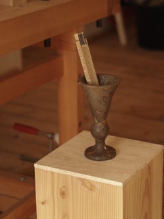 Jarrones Bellum de Birgitte Due Madsen, Búcaro 3, Piedra fósil jurásica exclusiva