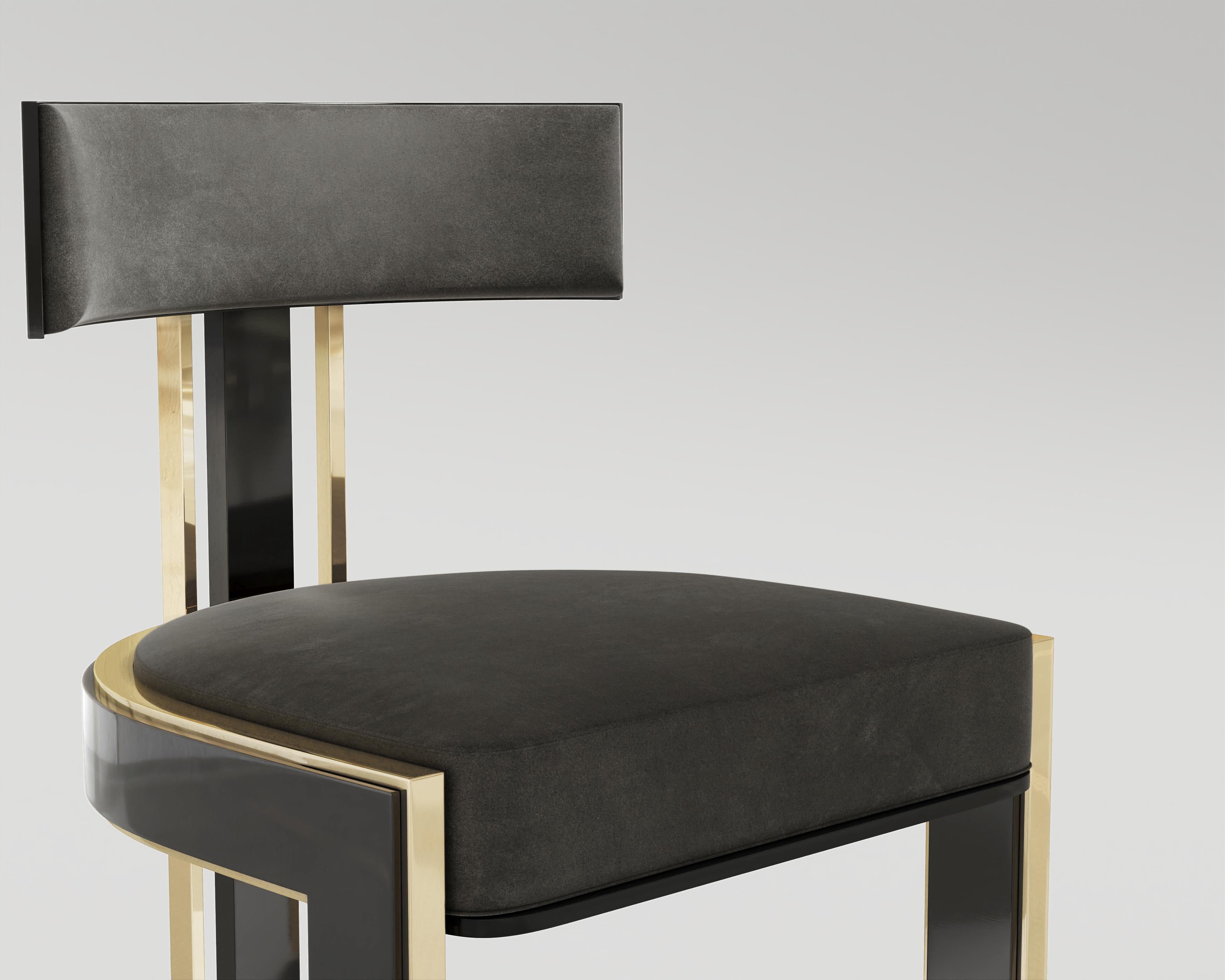 Bellus Esszimmerstuhl aus schwarzem Lack und polierter Bronze von Palena Furniture (Metall) im Angebot