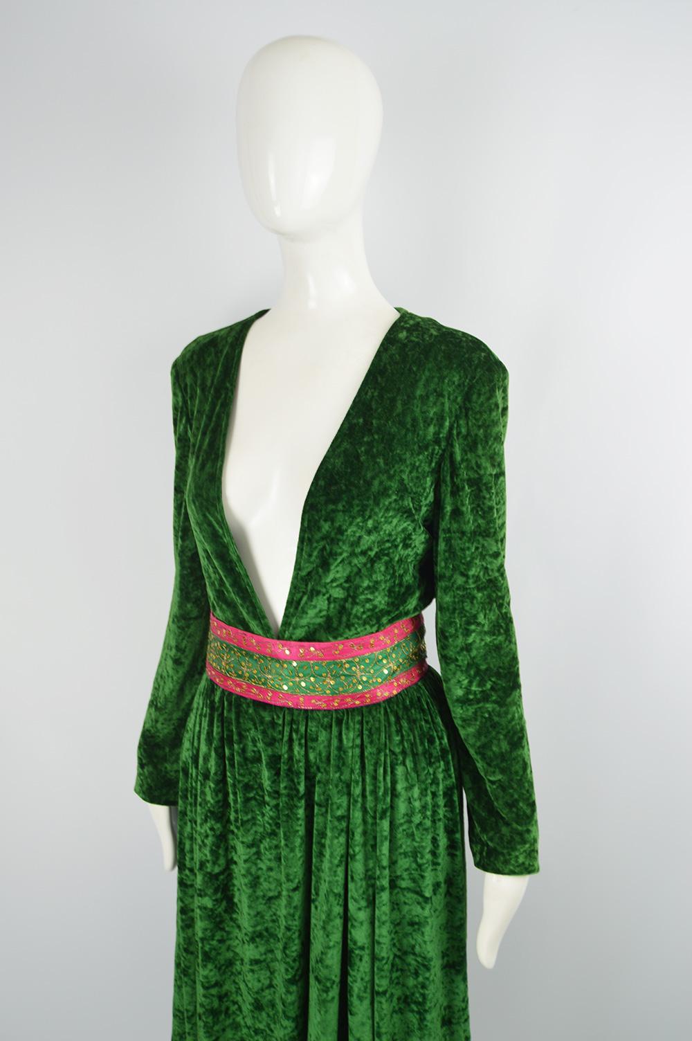 Bellville Sassoon Hippie Luxe Vintage Green Panne Velvet 3 Piece Skirt Set 1970s In Excellent Condition For Sale In Doncaster, South Yorkshire