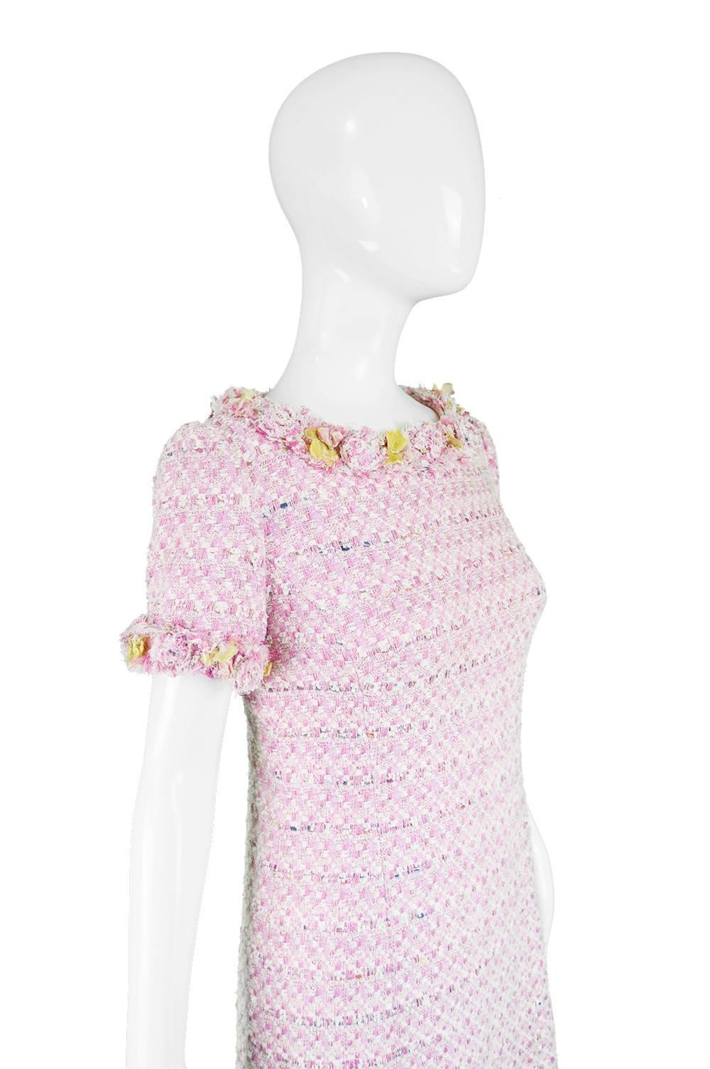 Bellville Sassoon Vintage Pink and White Bouclé Tweed Shift Dress, 1990s In Excellent Condition In Doncaster, South Yorkshire