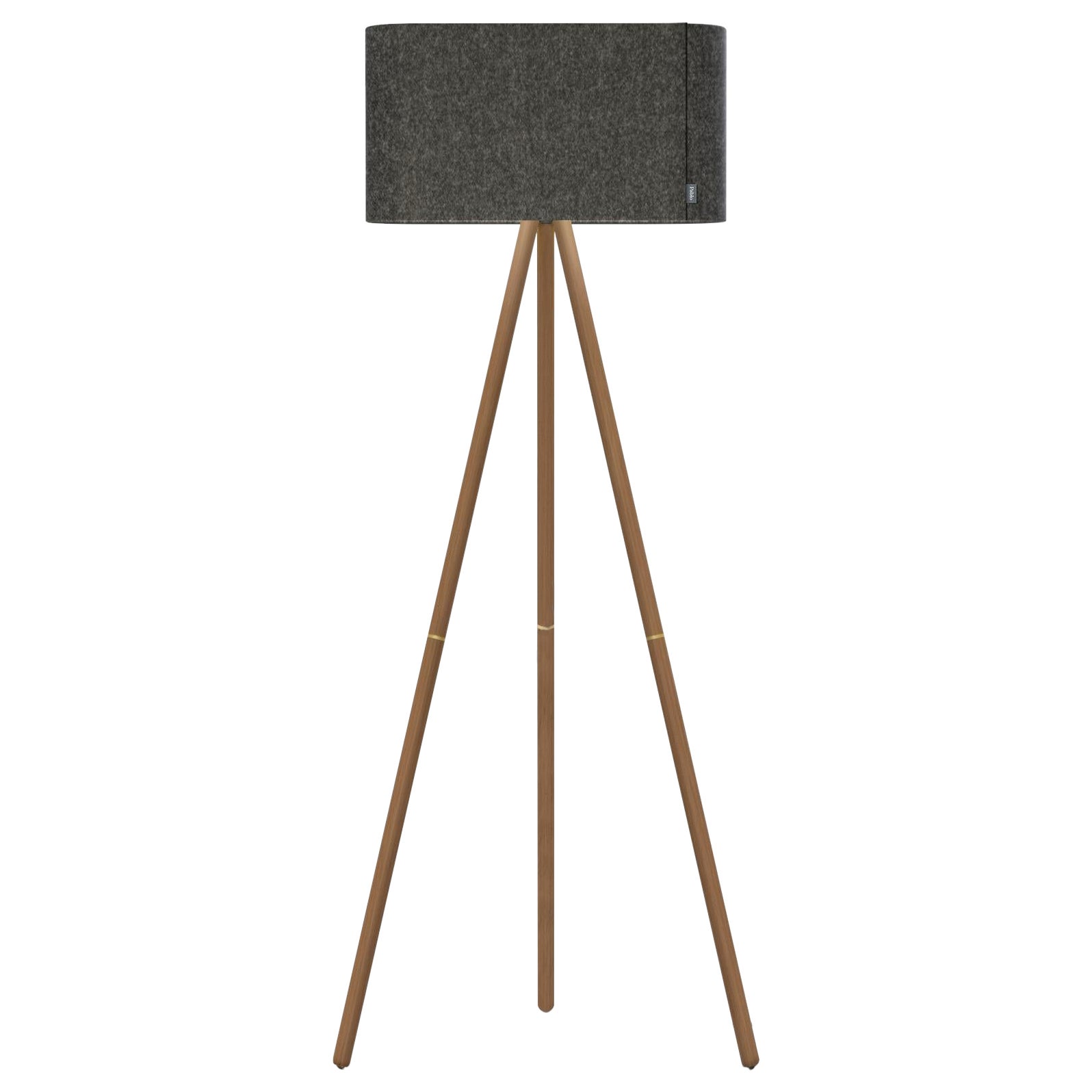 Lampada da terra Belmont in antracite con gambe in noce di Pablo Designs