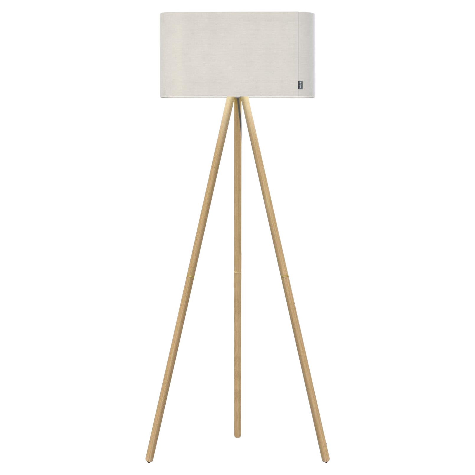 Lampada da terra Belmont in bianco con gambe in Oak di Pablo Designs