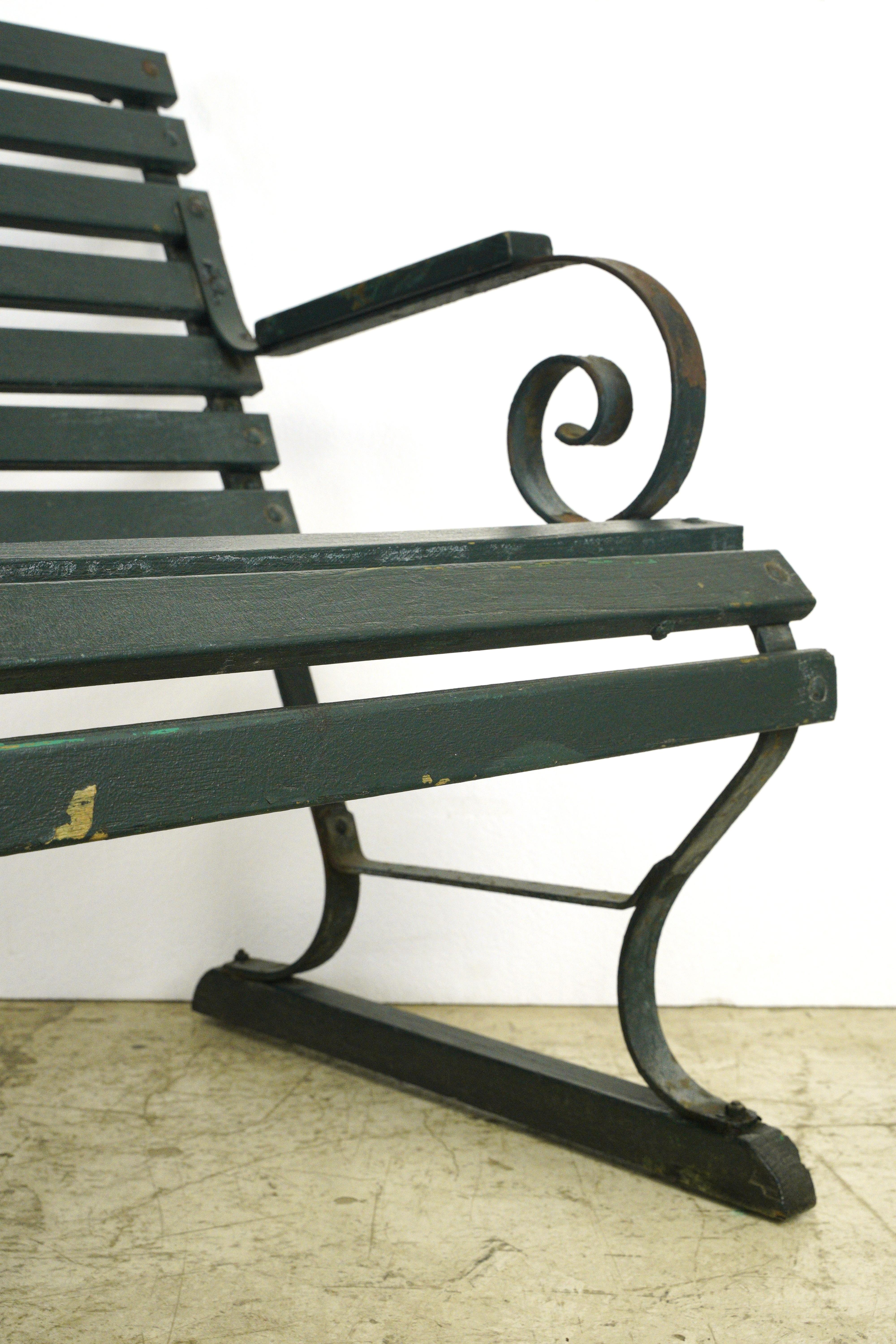 Belmont Park Racetrack Green Oak & Iron Outdoor Bench In Good Condition In New York, NY