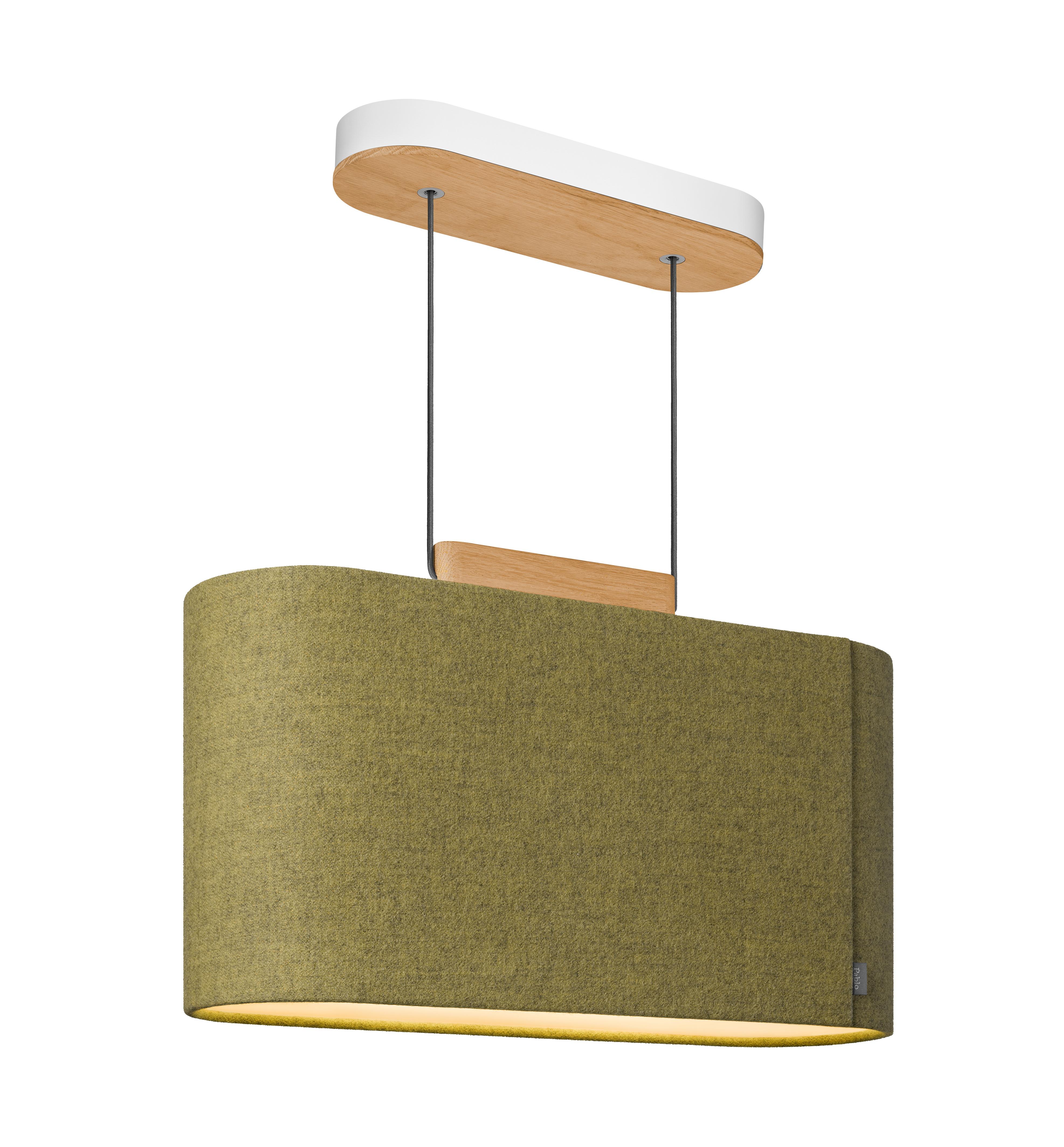 Die Belmont-Kollektion entstand in Zusammenarbeit mit dem Designer Brad Ascalon, der die traditionelle Lampe mit Stoffschirm mit der Wärme und Kostbarkeit von handgefertigten Möbeln neu interpretierte. Die ikonische und doch reduzierte Form von