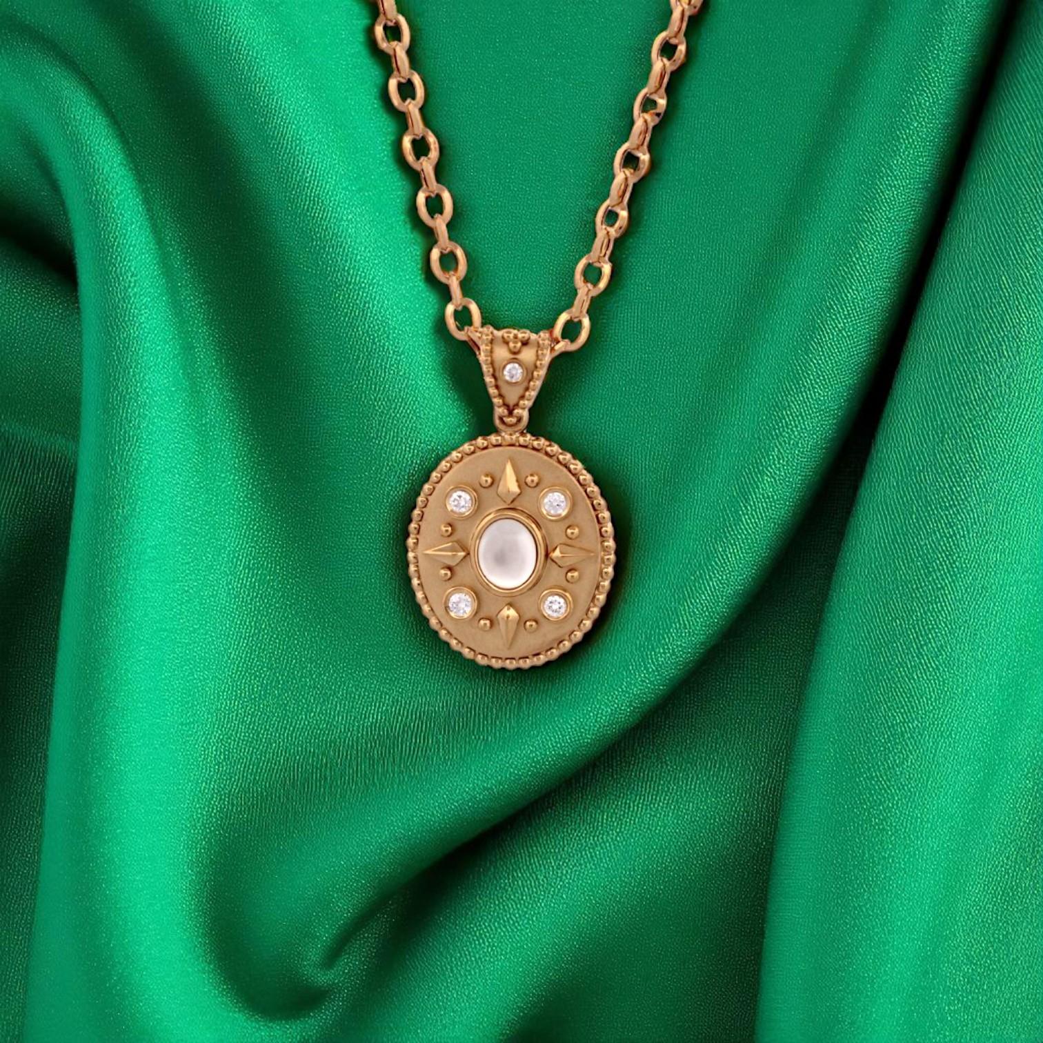 Belphoebe  18k Yellow Gold Pendant – 1.18 ct Mother of Pearl & .12 ctw Natural In New Condition For Sale In Greeneville, TN