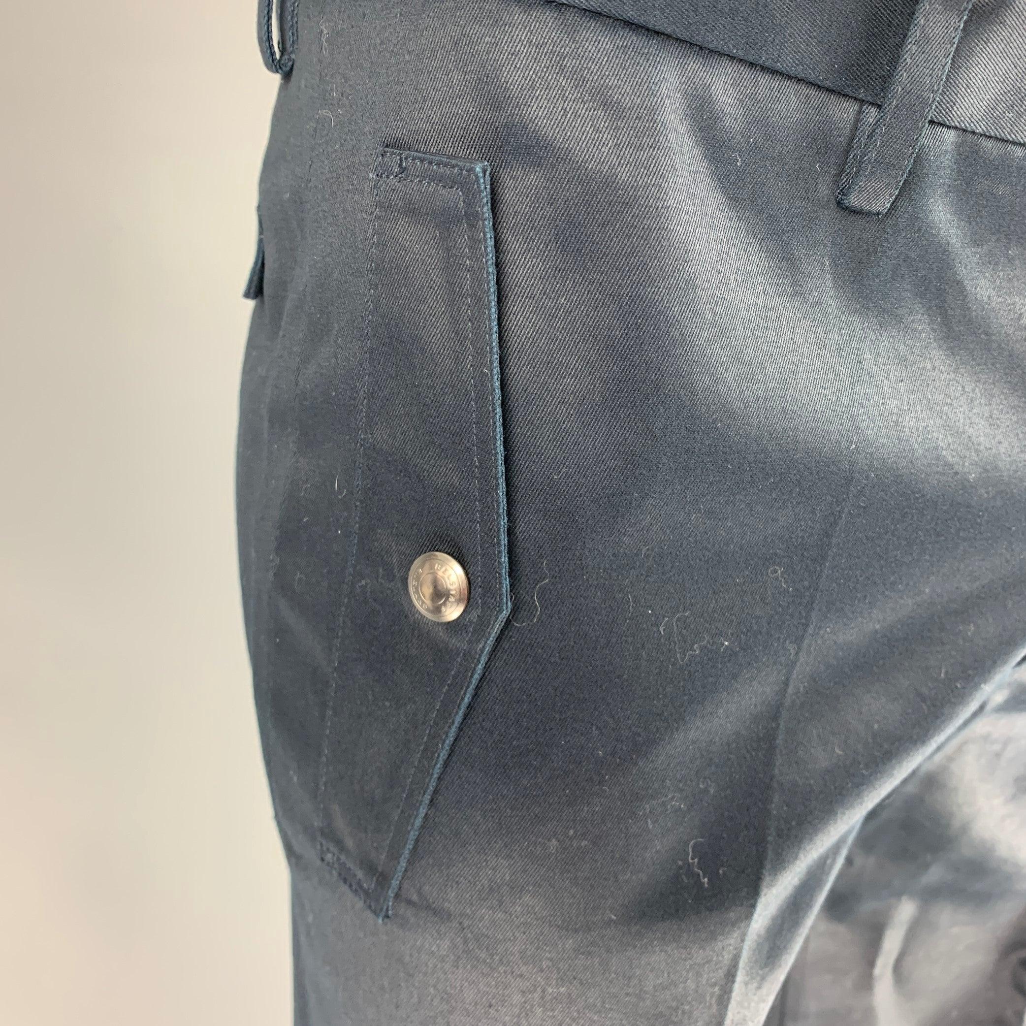BELSTAFF dress pants
in a black cotton twill featuring four flap pockets and zip fly closure. Made in Italy.Very Good Pre-Owned Condition. Minor signs of wear. 

Marked:   34 

Measurements: 
  Waist: 34 inches Rise: 8 inches Inseam: 34 inches Leg