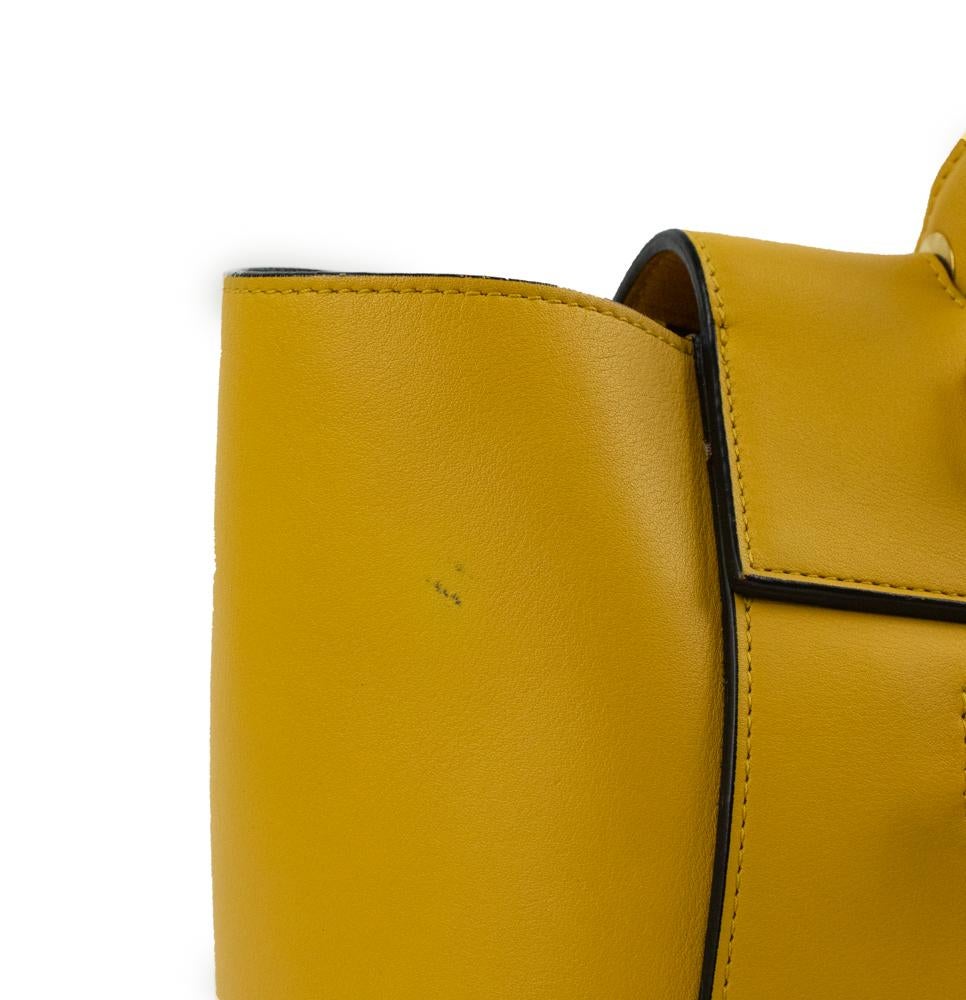 Belt in yellow leather 5