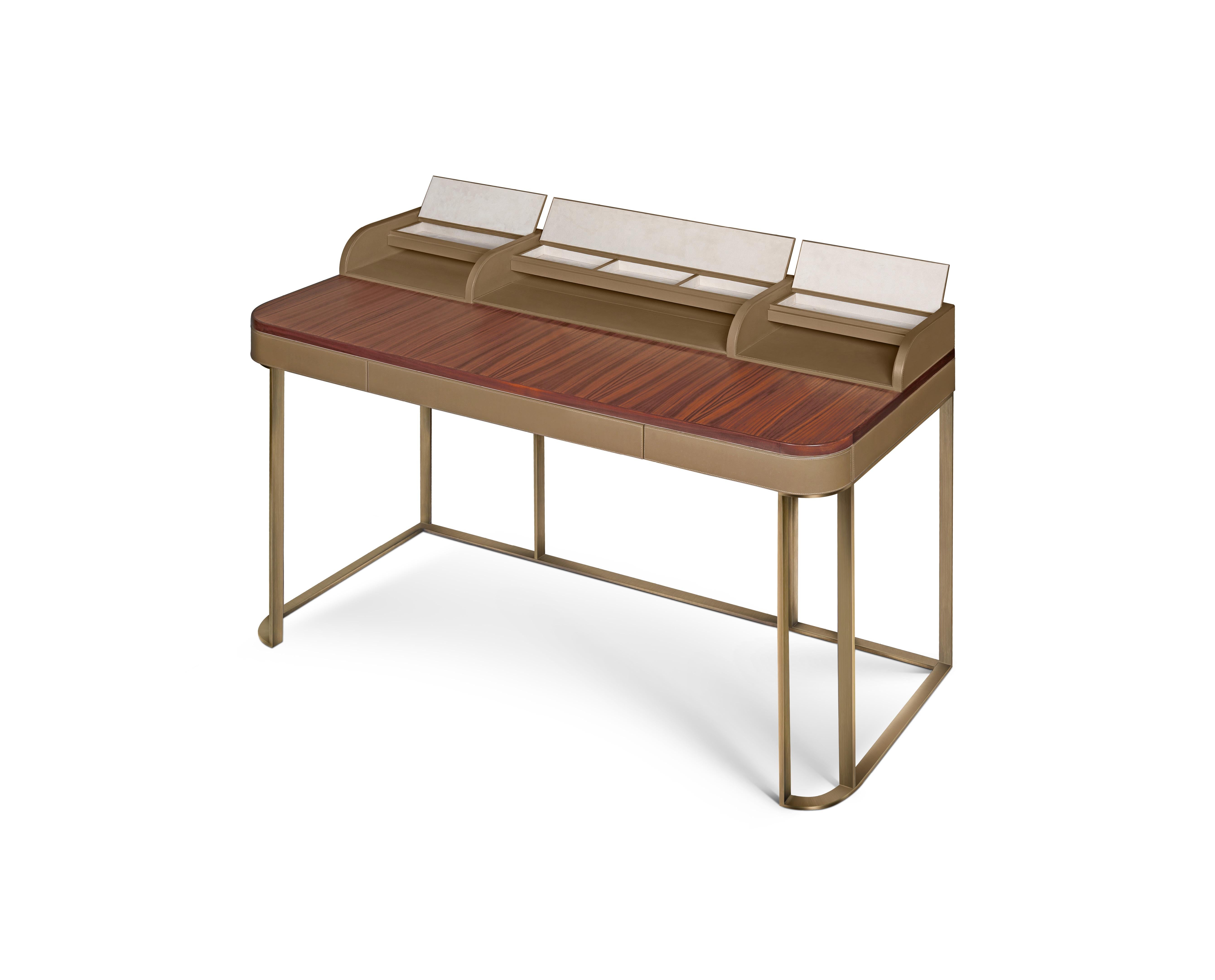 Beluga leather writing desk by Madheke
Dimensions: W 150 x D x 60 x H 86 cm
Materials: Leather, fabric, metal, veneer 

The minimalistic design of Beluga reimagines a contemporary translation of the traditional writing desk. A sleek bronzed