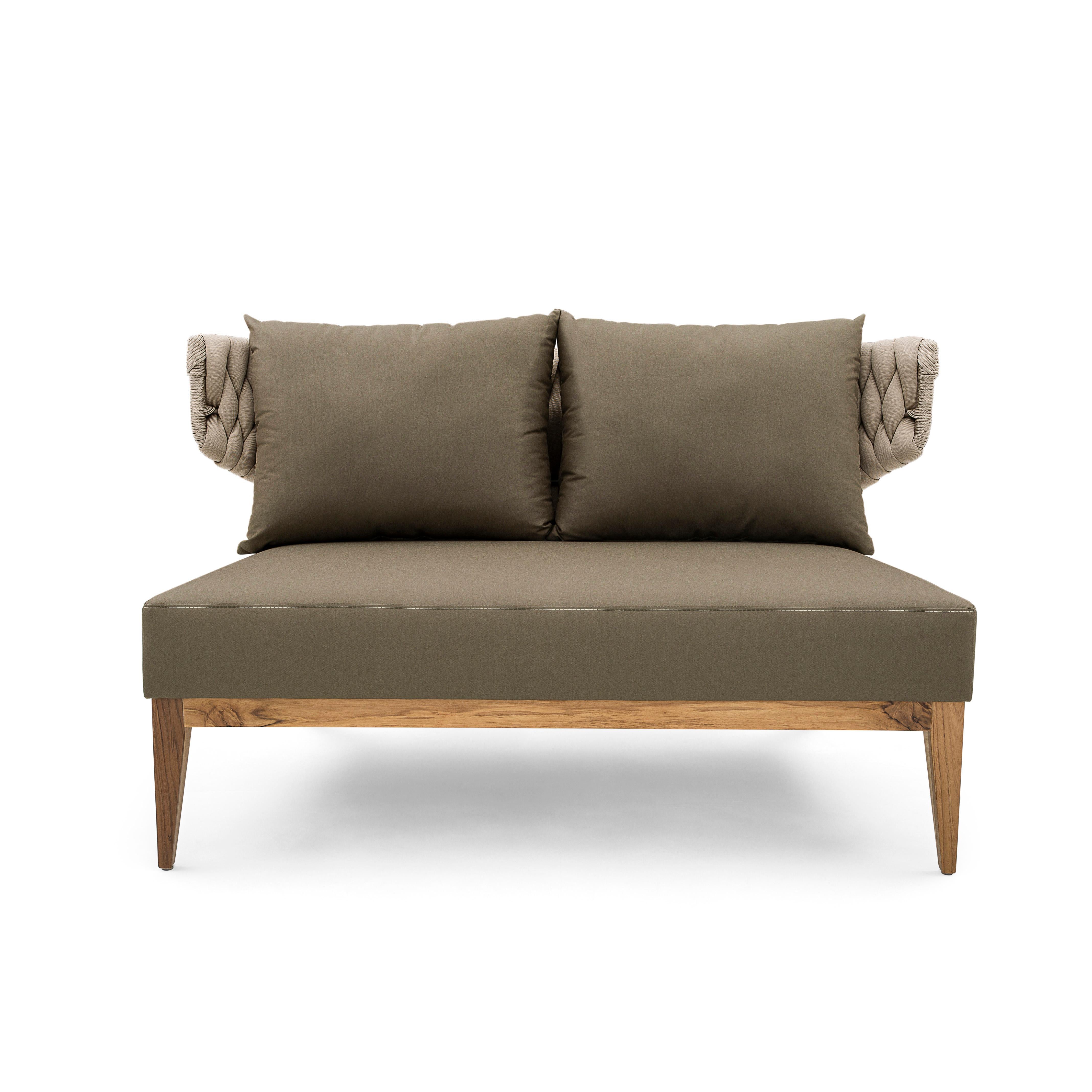 The Beluga loveseat is the perfect combination of a monochromatic green fabric covering the seat, pillows, and back, with wood legs in a teak finish to match this contemporary design. Uultis have designed this incredible armchair to give you the