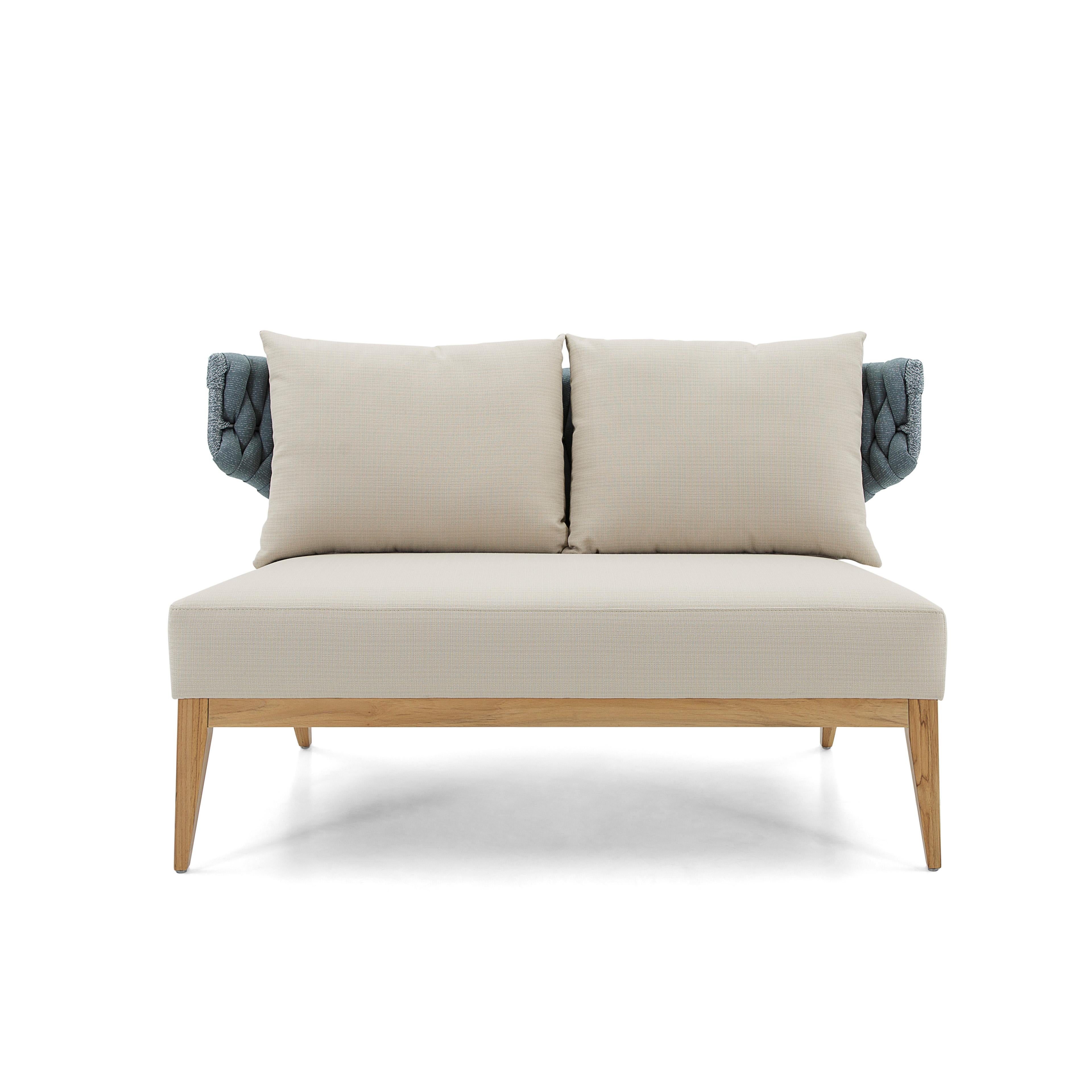 The Beluga loveseat is the perfect combination of a beige fabric covering the seat and pillows and blue fabric for the back, with wood legs in a teak finish to match this contemporary design. Uultis have designed this incredible armchair to give you