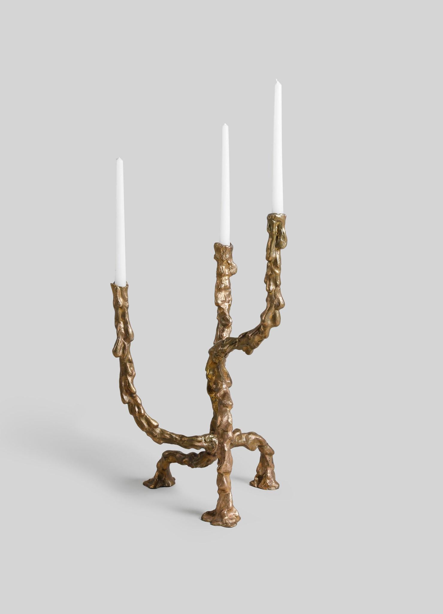 Indiano Candelabro Belum in ottone, Viya di Vikram Goyal in vendita