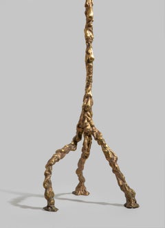 Lámpara de pie Belum de latón, Viya by Vikram Goyal