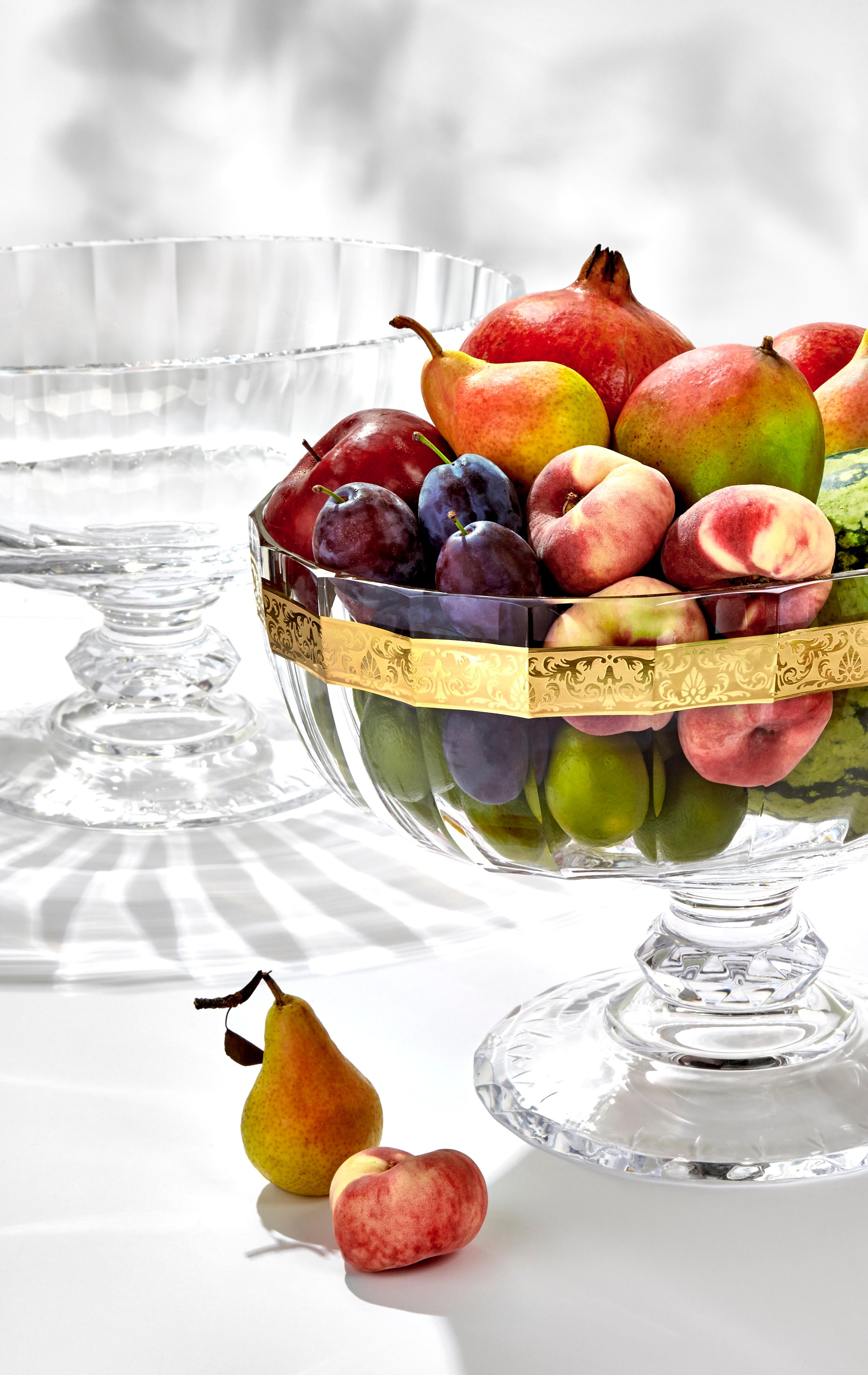 This unique cut-glass bowl is a true jewel created by the Moser glassmakers, cutters, engravers and other master craftsmen. It is modelled on a Baroque table collection used at the Viennese imperial court during the reign of Maria Theresa. In