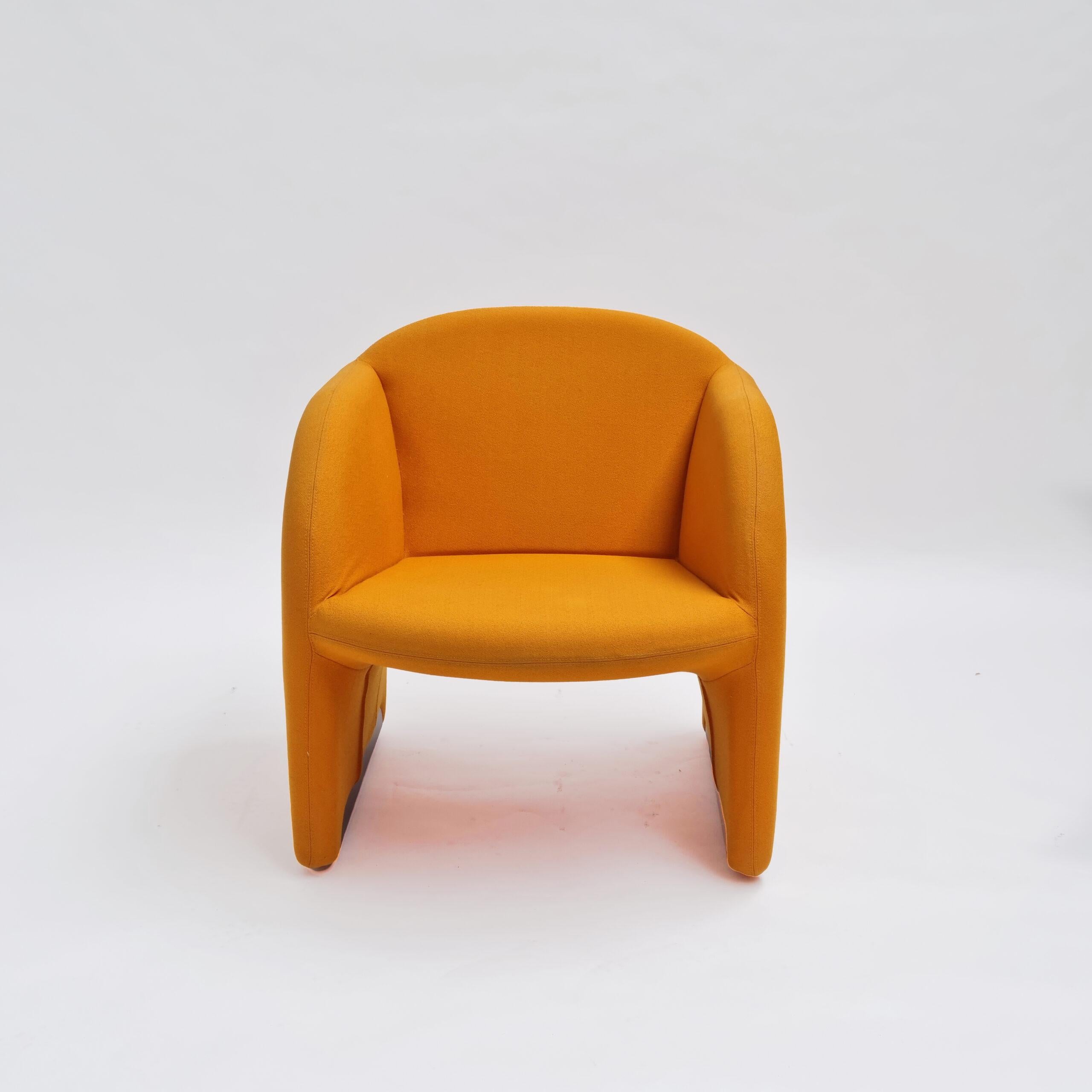 Tra la fine degli anni '60 e l'inizio degli anni '70 il designer francese Pierre Paulin creò diversi capolavori scultorei per il produttore olandese Artifort. Siamo lieti di offrire una bellissima poltrona 