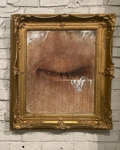 Photographie Untitled Closed (FRAMED) 30" x 26" pouces Edition 1/1 par Ben Cope