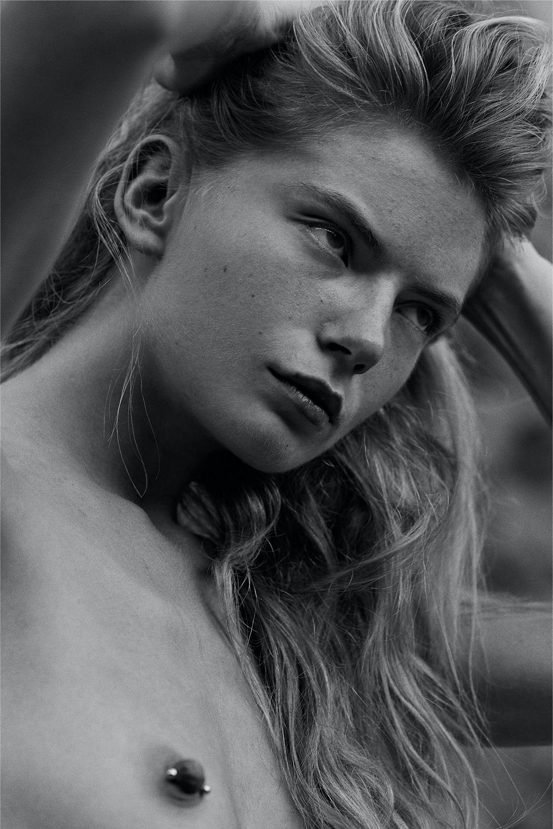 Sin título (nº 4995) Fotografía en blanco y negro 44" x 36" Ed. de 12 por Ben Cope