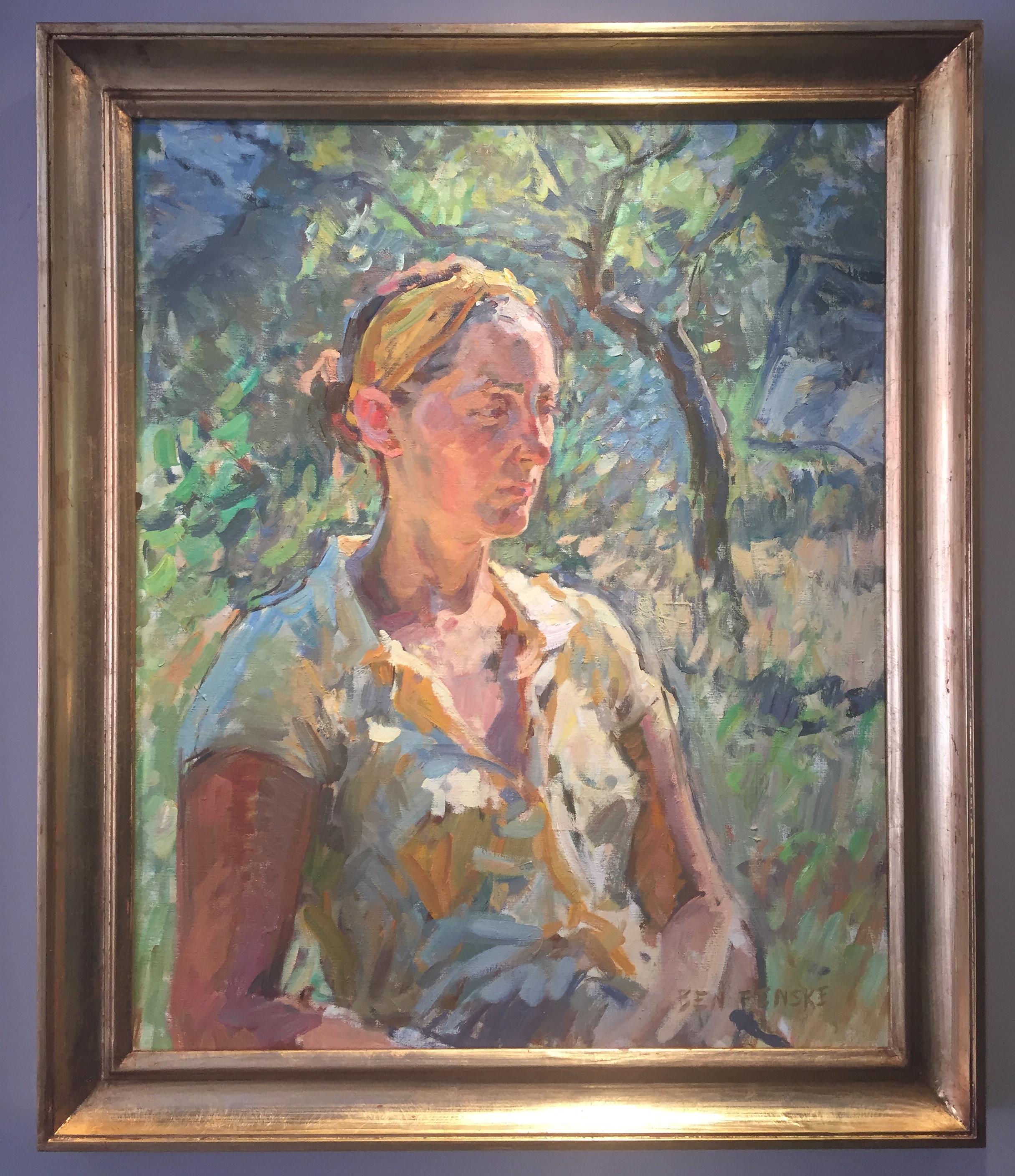 „Amy Outside“ 2018 – Ölgemälde, Porträt einer Frau im Freien in sonnigen gelben Farbtönen – Painting von Ben Fenske