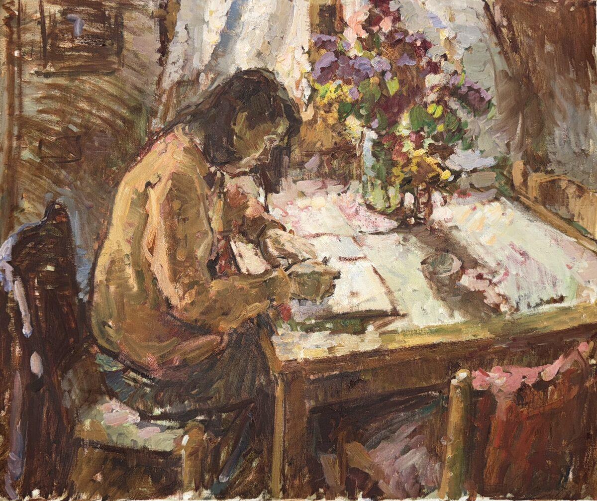 Figurative Painting Ben Fenske - "Fille écrivant" peinture à l'huile impressionniste d'une fille écrivant à une table, tons chauds