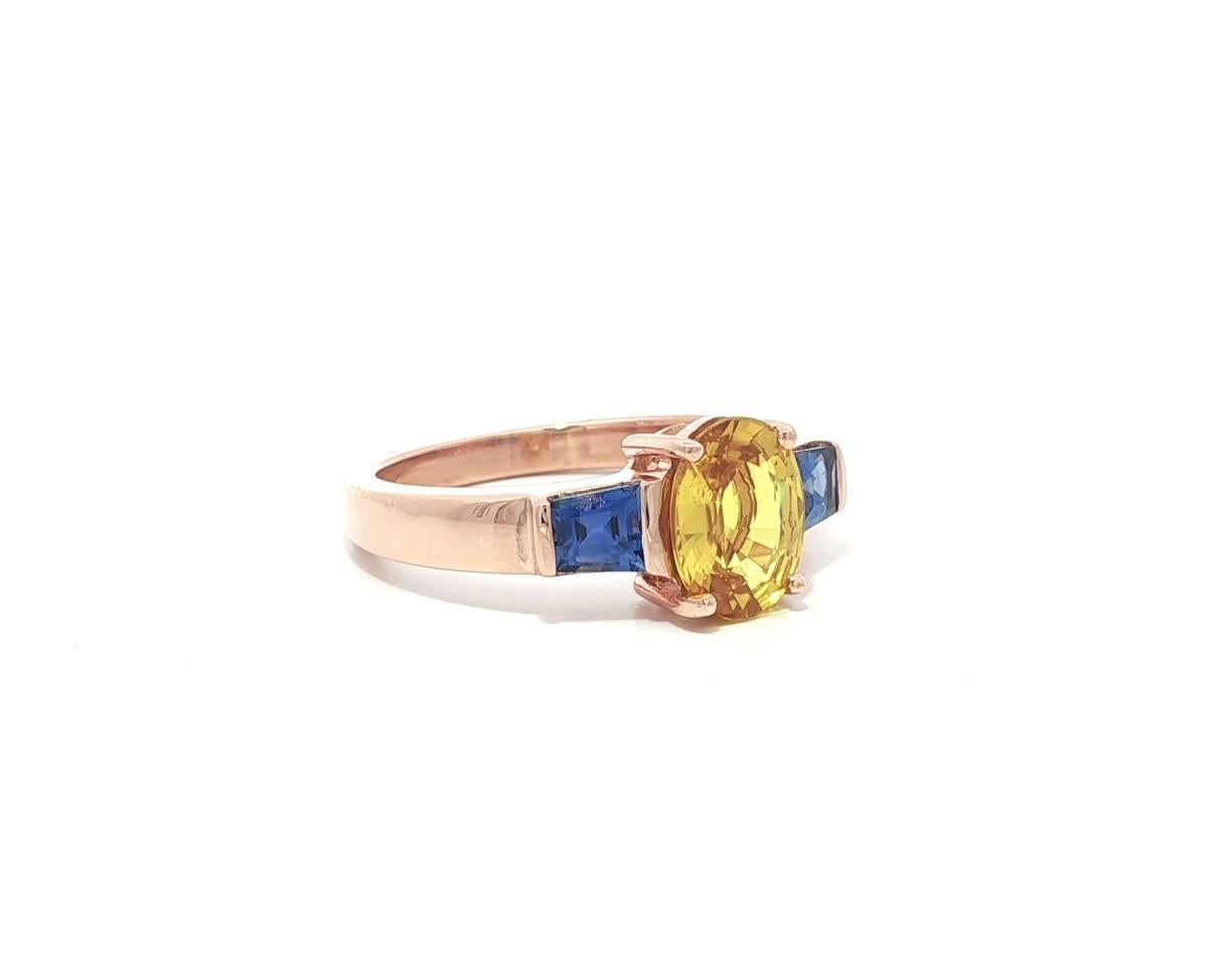 Anello classico in oro Ben Rose 14k con zaffiro giallo ovale e blu personalizzato da 2,45 ctw in vendita 2