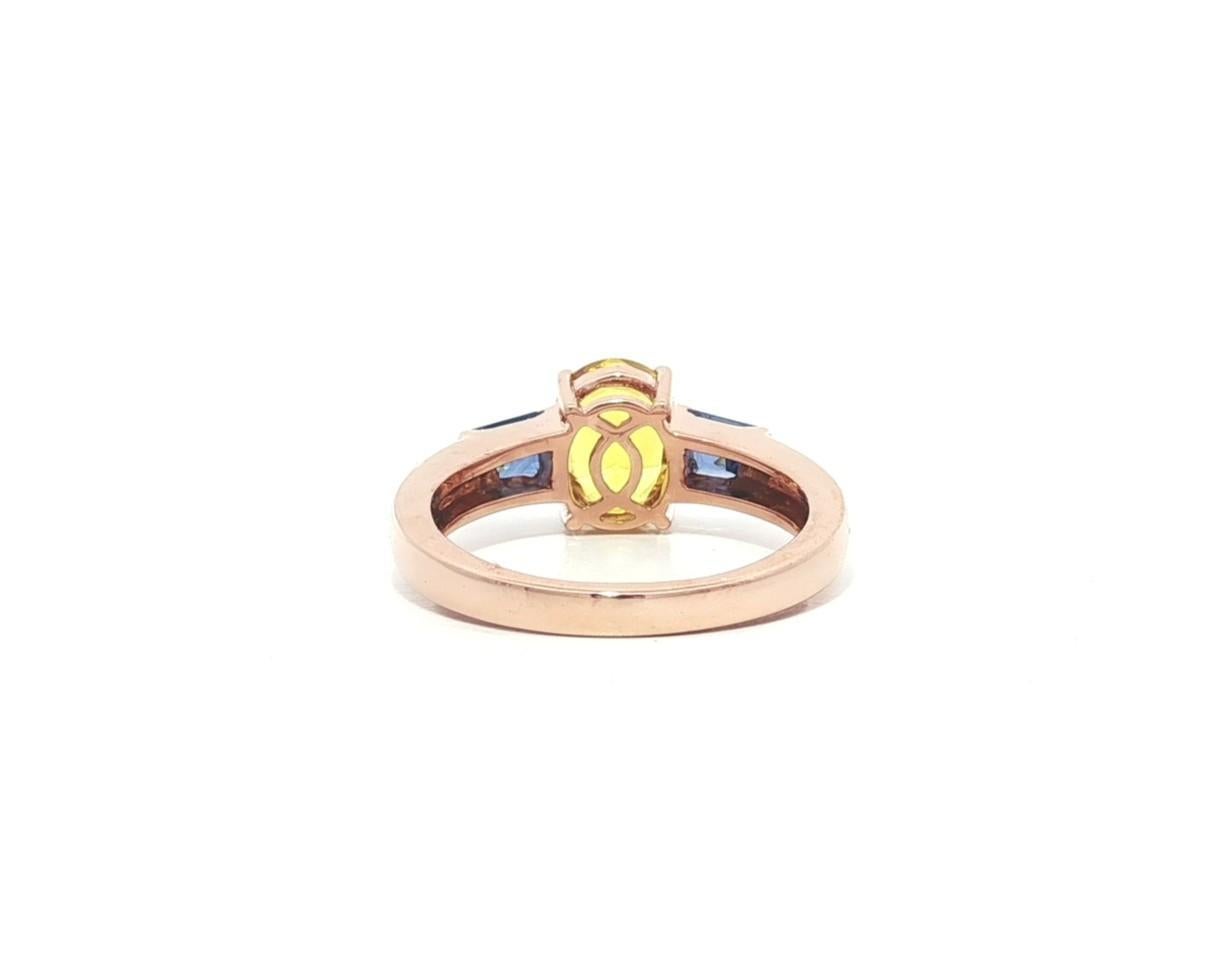 Anello classico in oro Ben Rose 14k con zaffiro giallo ovale e blu personalizzato da 2,45 ctw in vendita 4